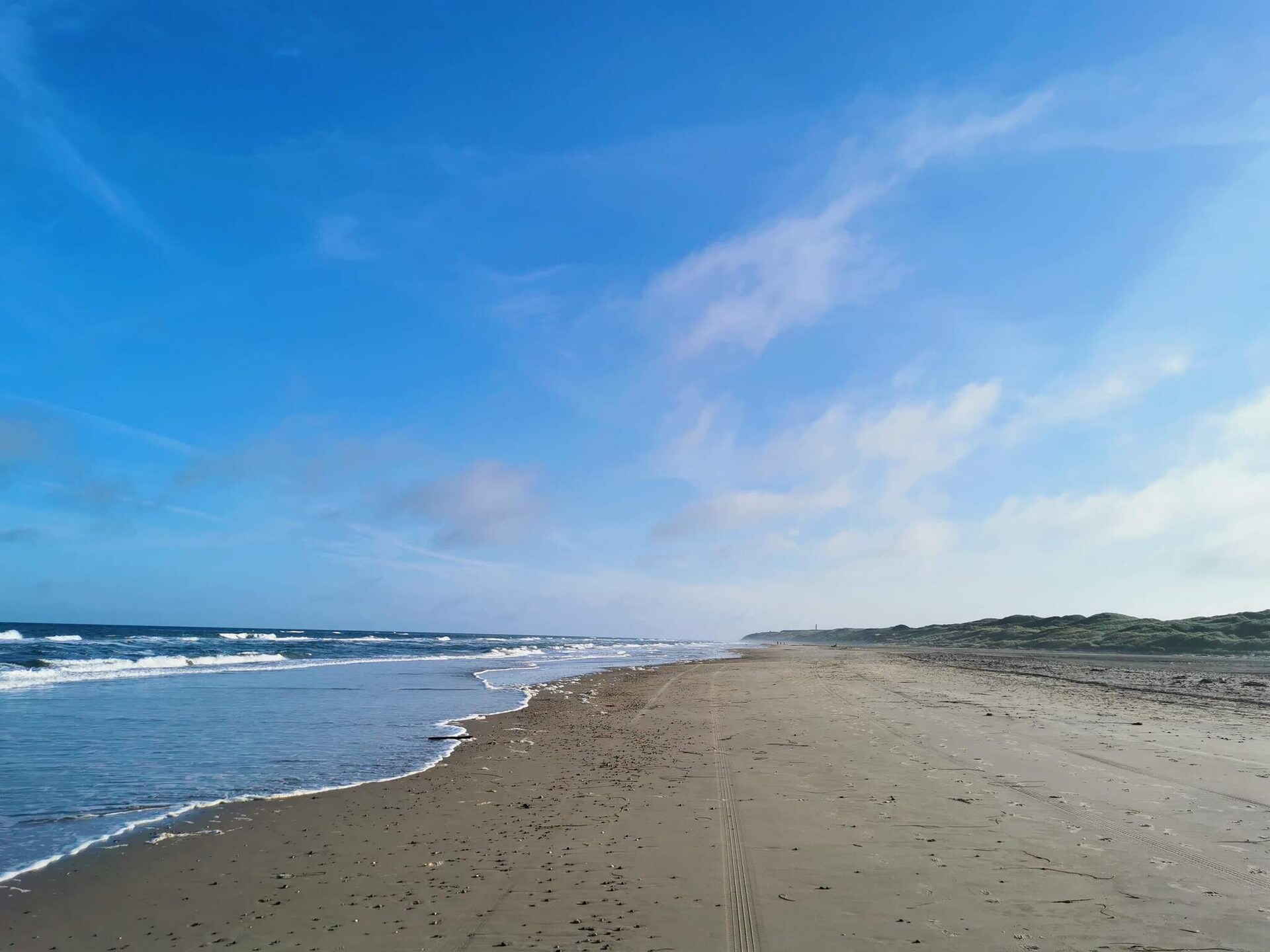 Knus houten huis in de duinen bij Tornby Strand op 500 meter - foto 21