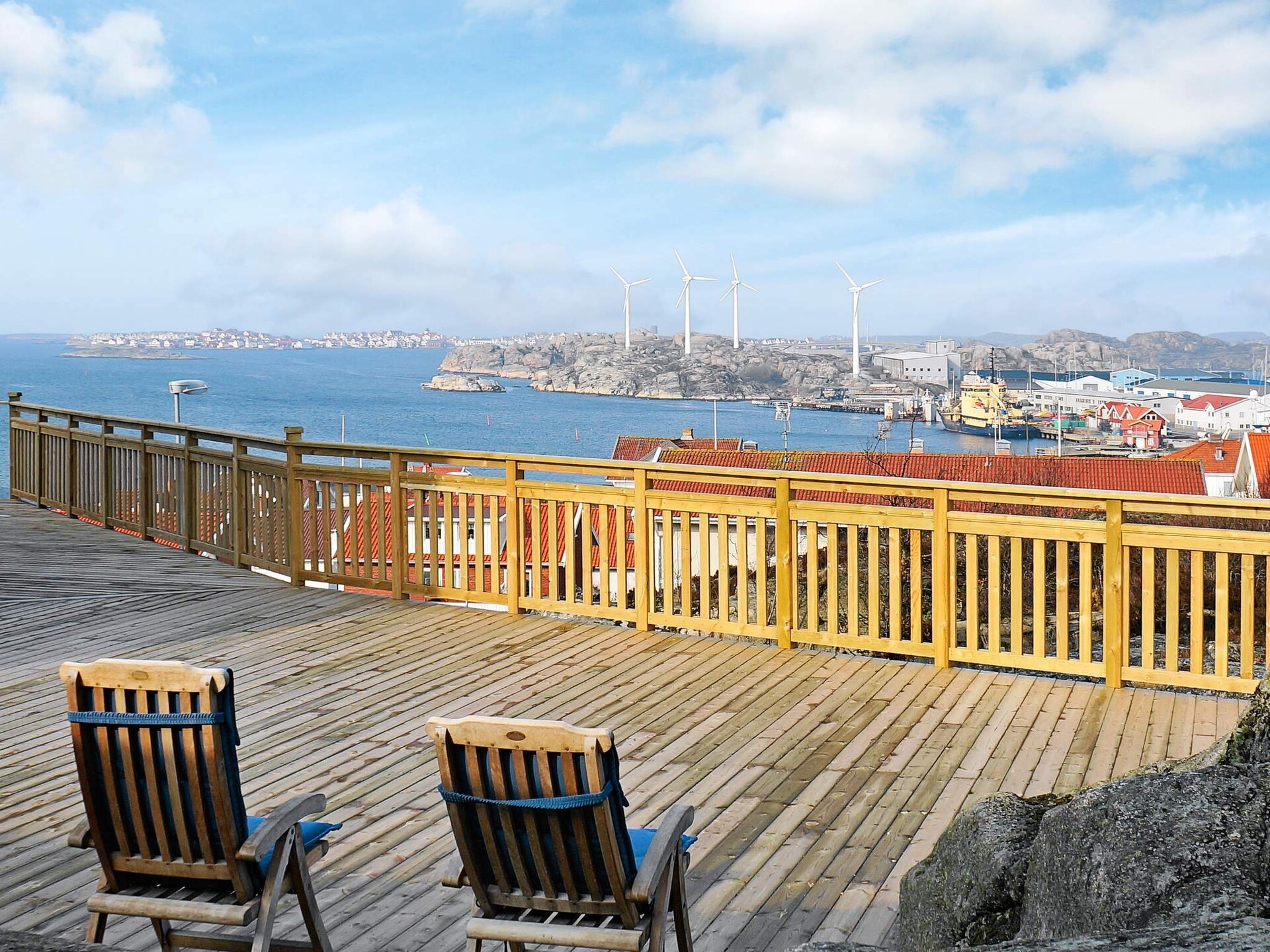 Klein maar fijn vakantiehuis met panoramisch zeezicht op Tjörn - foto 2