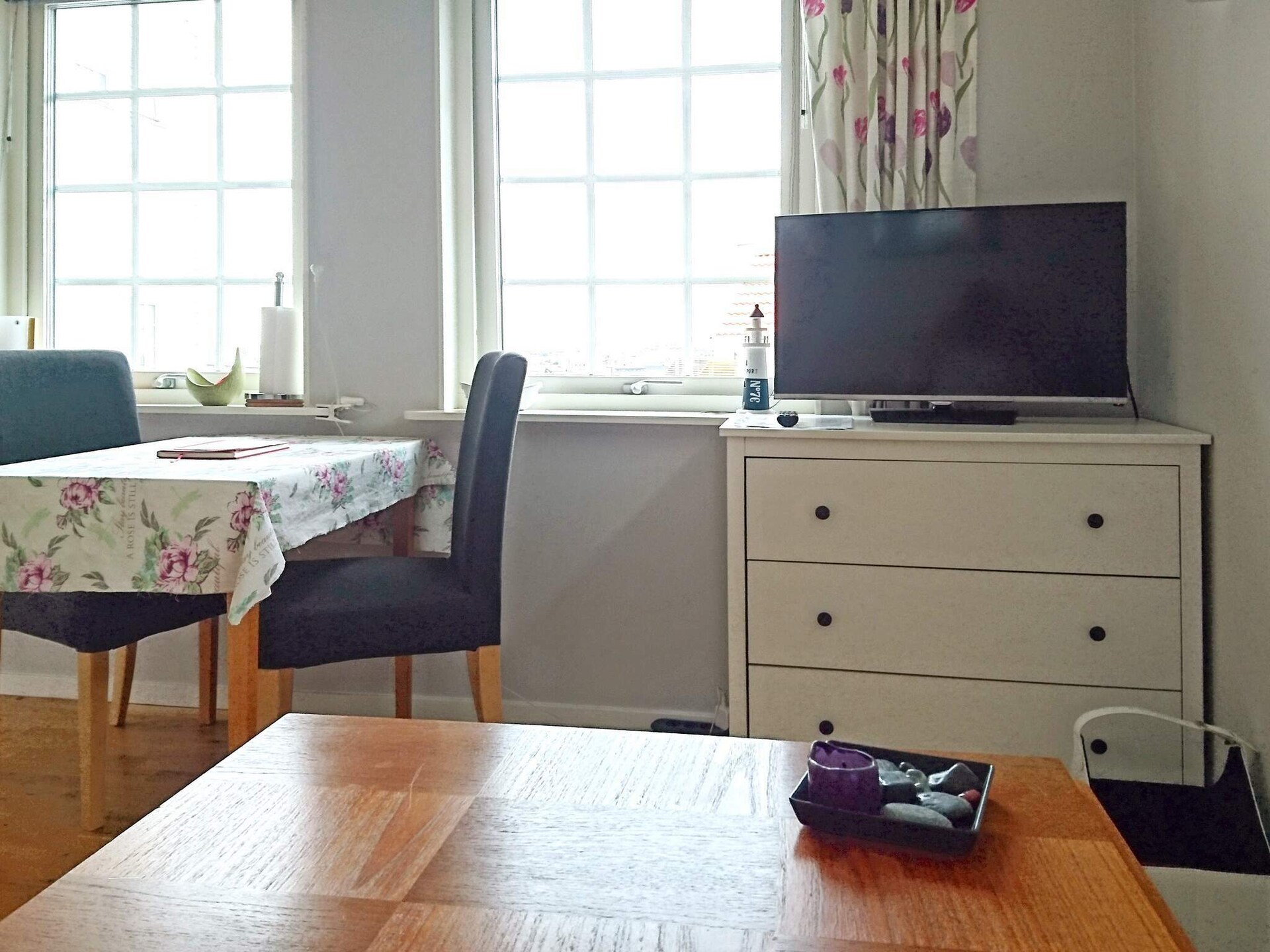 Klein maar fijn vakantiehuis met panoramisch zeezicht op Tjörn - foto 13