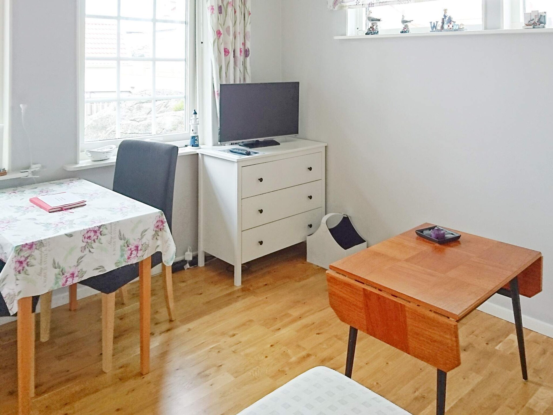 Klein maar fijn vakantiehuis met panoramisch zeezicht op Tjörn - foto 14
