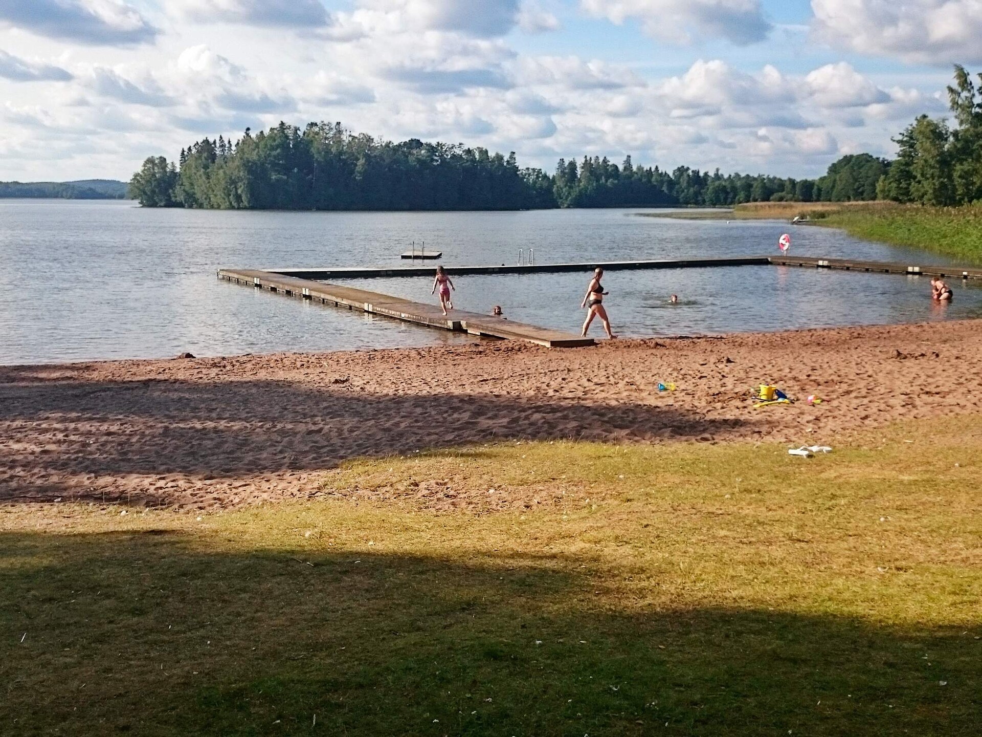 Traditioneel Zweedse woning met veranda en houtkachel nabij Västervik - foto 28