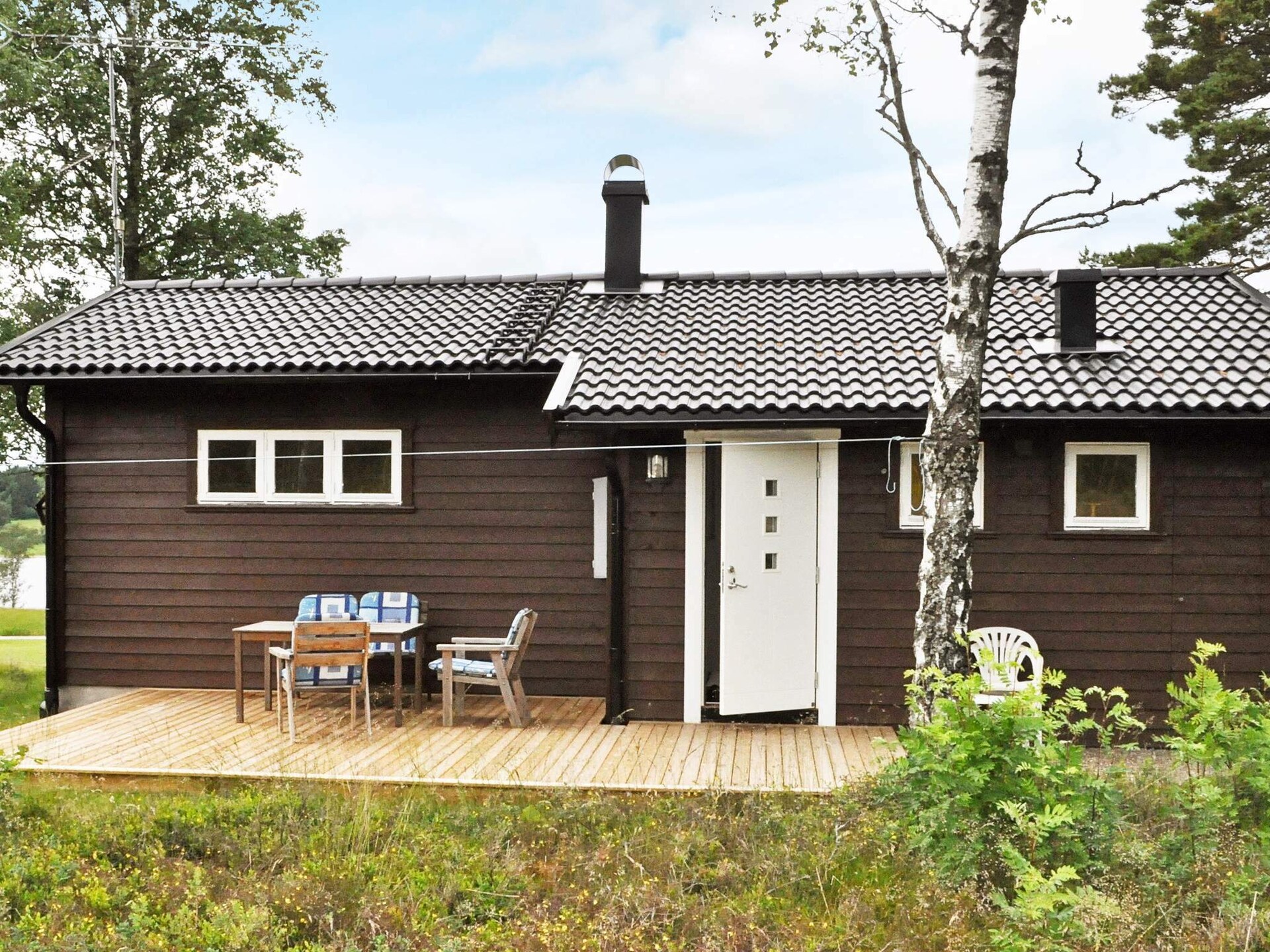 Knus vakantiehuis aan het meer met uitzicht en eigen roeiboot in Frändefors - foto 3
