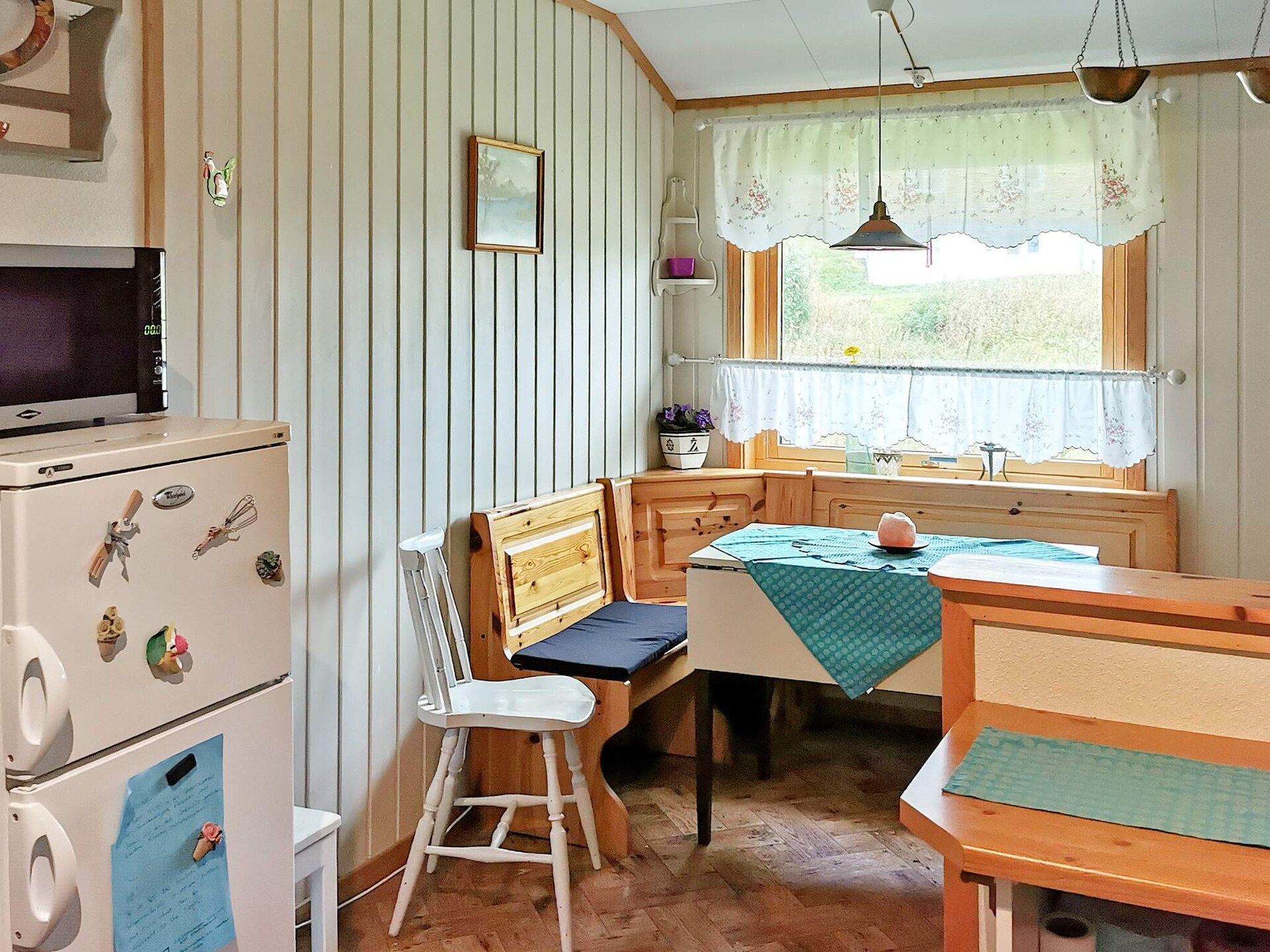 Sfeervol appartement aan zee met prachtig uitzicht op fjord en bergen - foto 10