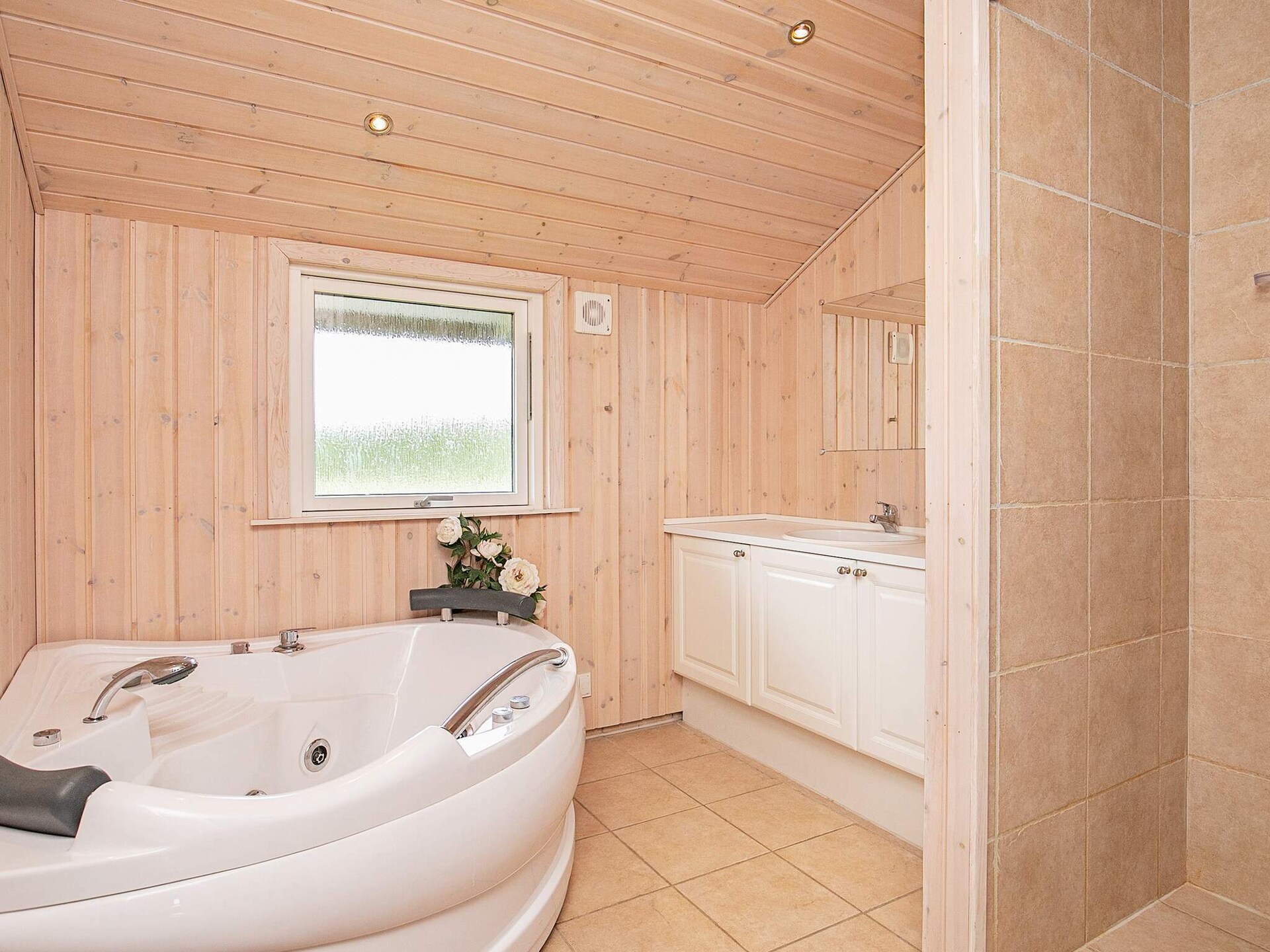 Lichtrijk vakantiehuis met sauna & whirlpool nabij Tranum Strand - foto 33