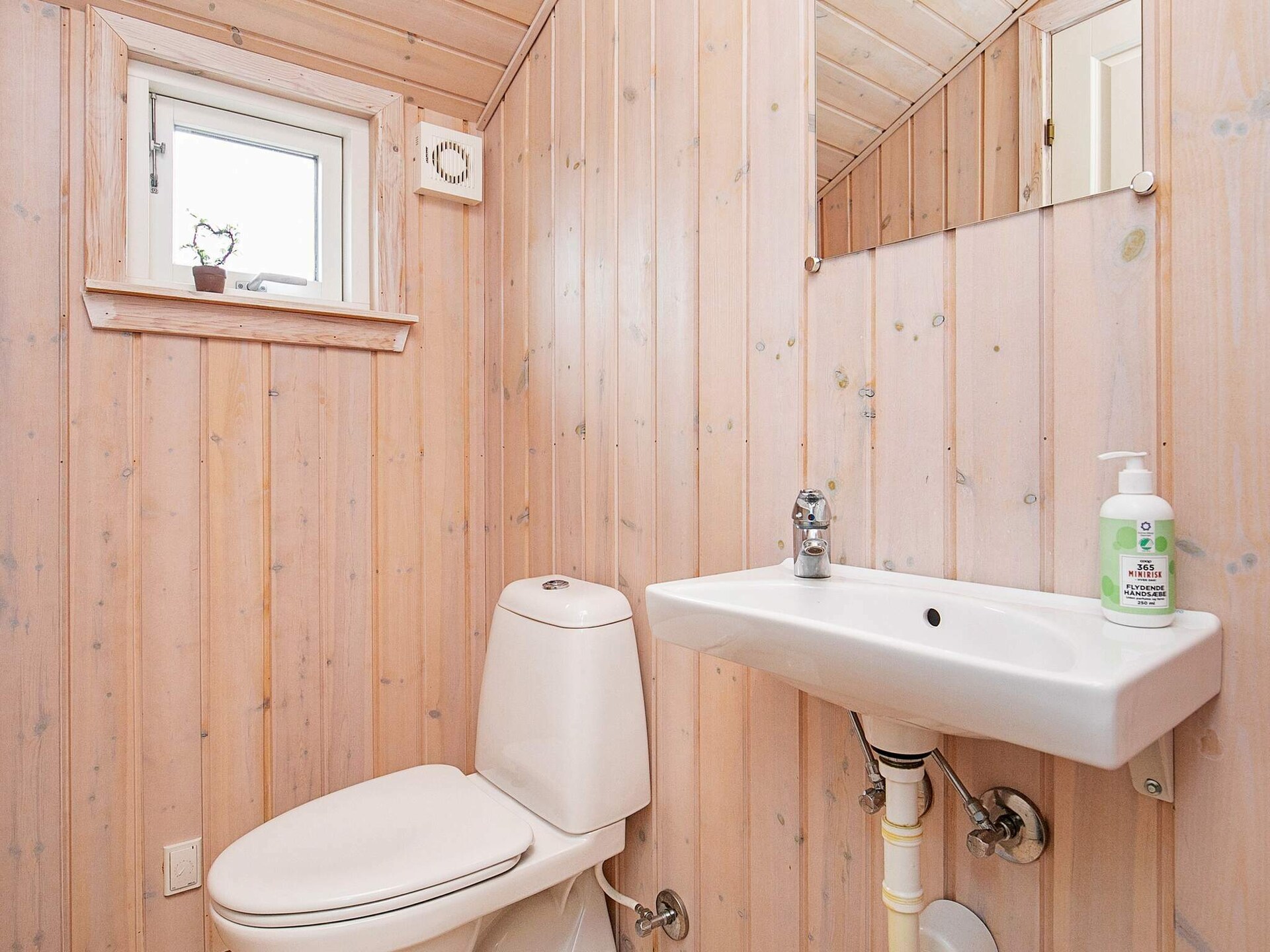 Lichtrijk vakantiehuis met sauna & whirlpool nabij Tranum Strand - foto 34