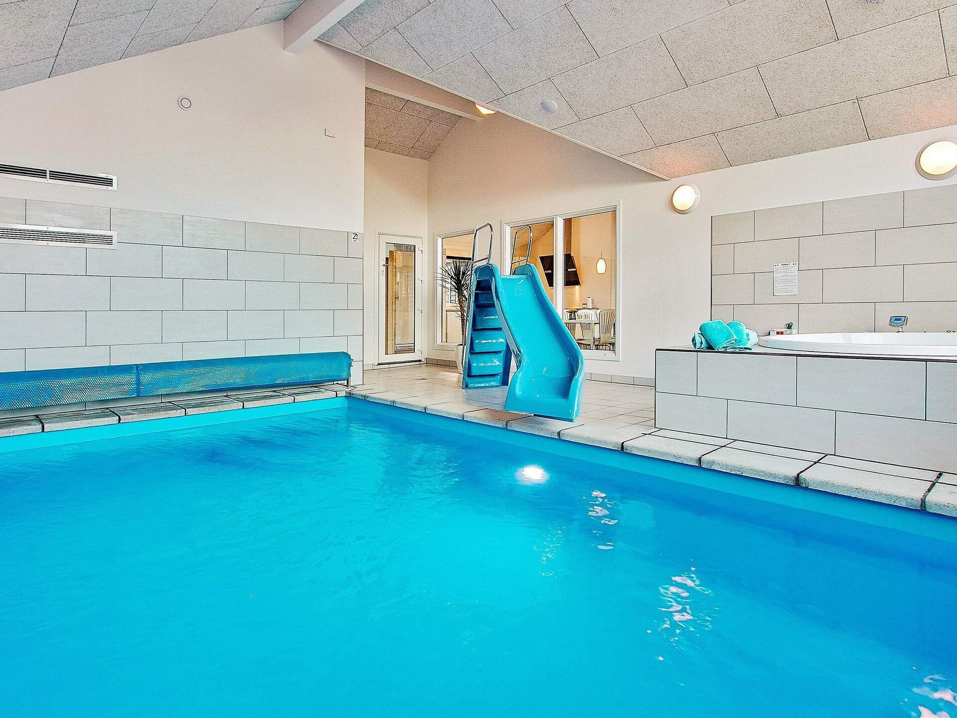 Groots vakantiehuis met zwembad, sauna & activiteiten op 800m van zee - foto 12
