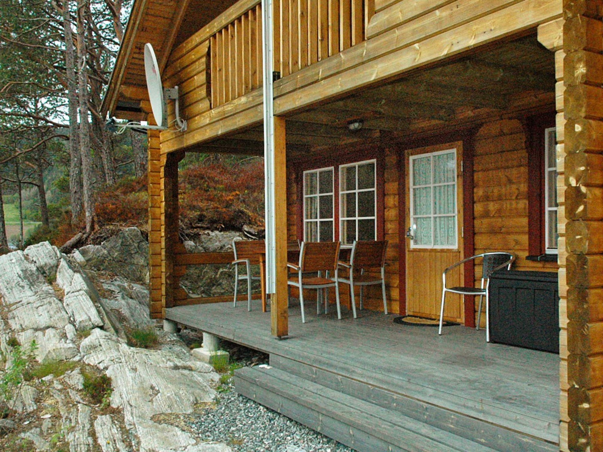 Zuidgerichte vakantiewoning aan de Skålvikfjord met fjordzicht en boothuur - foto 3