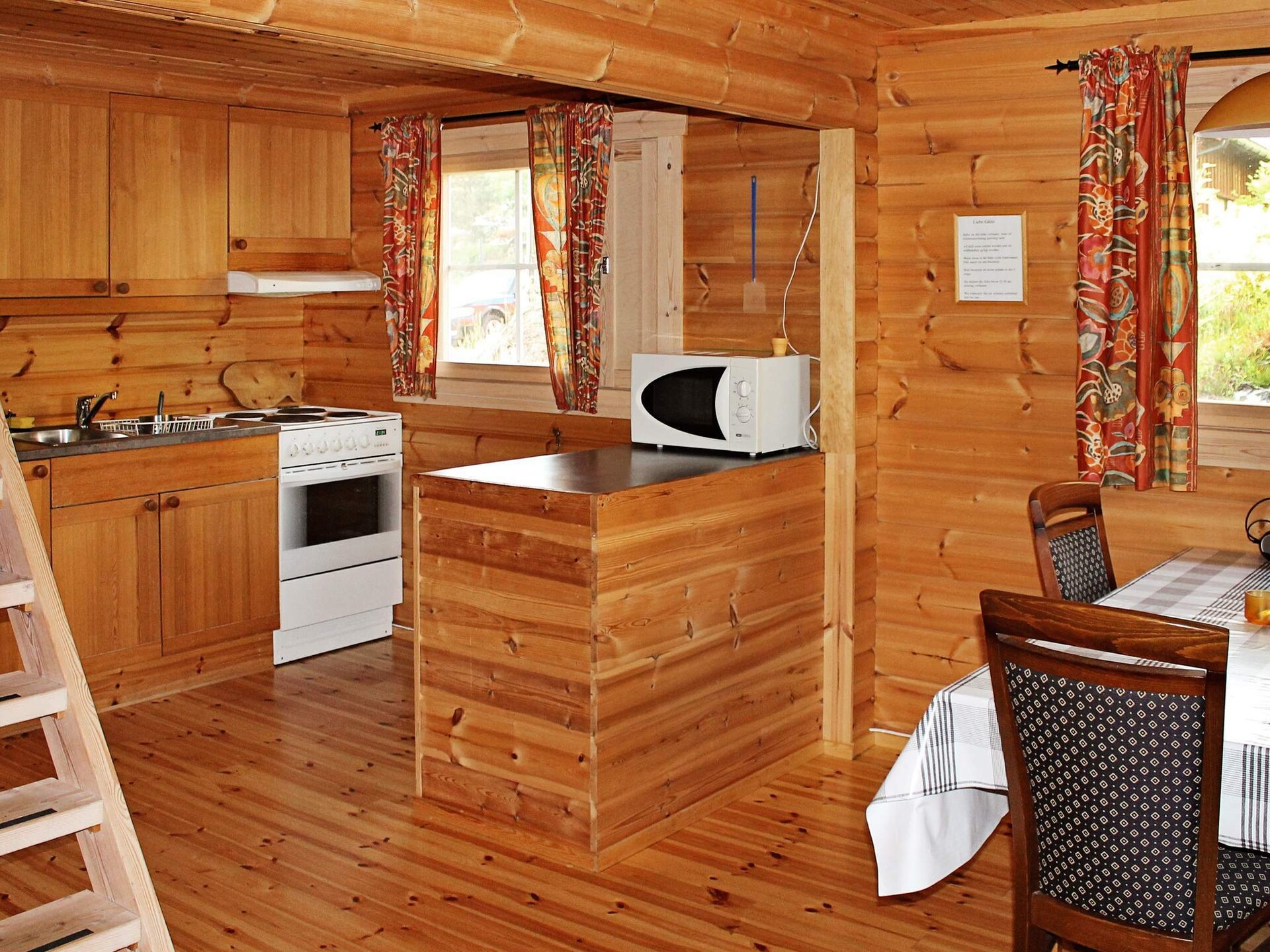Zuidgerichte vakantiewoning aan de Skålvikfjord met fjordzicht en boothuur - foto 12