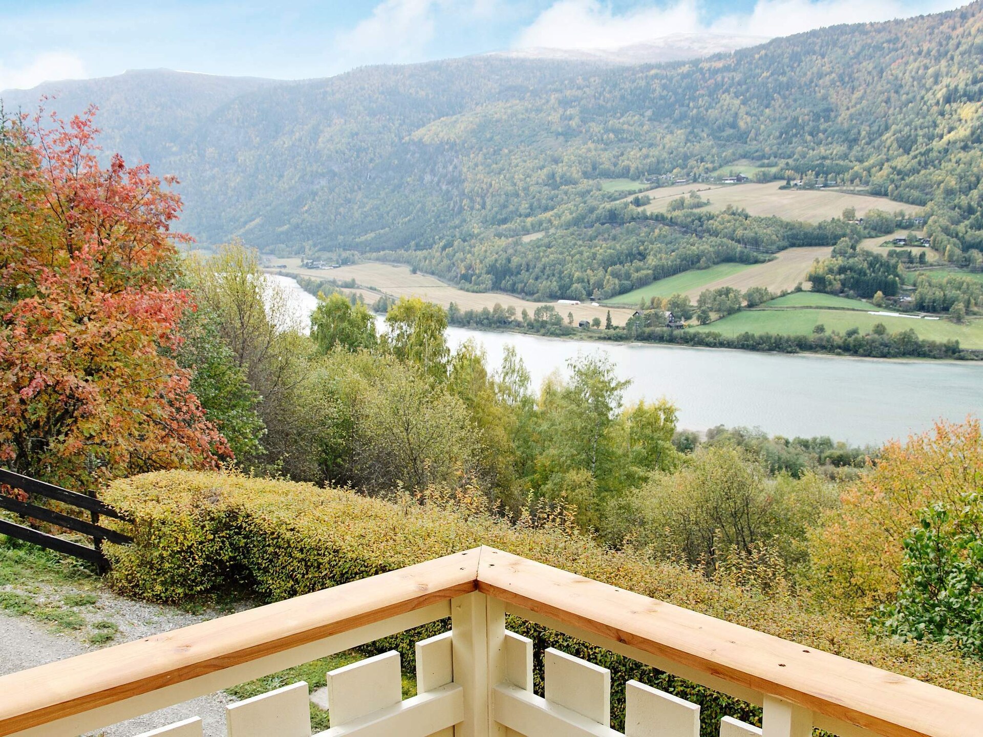 Vrijstaand vakantiehuis met panoramisch uitzicht over het dal bij Otta - foto 7