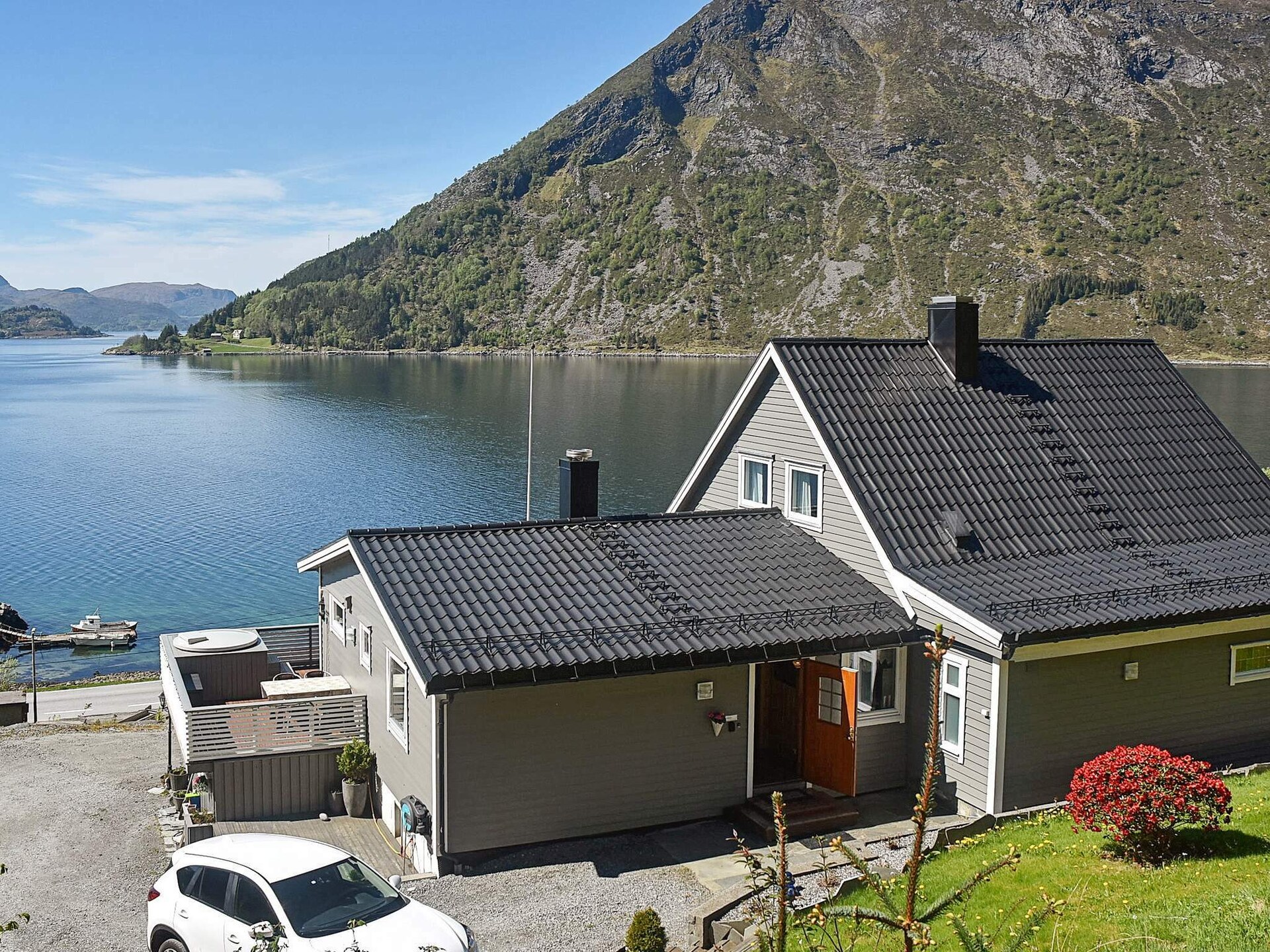 Vakantiehuis met panoramisch uitzicht, houtgestookte hot tub en bootverhuur nabij Selje - foto 5