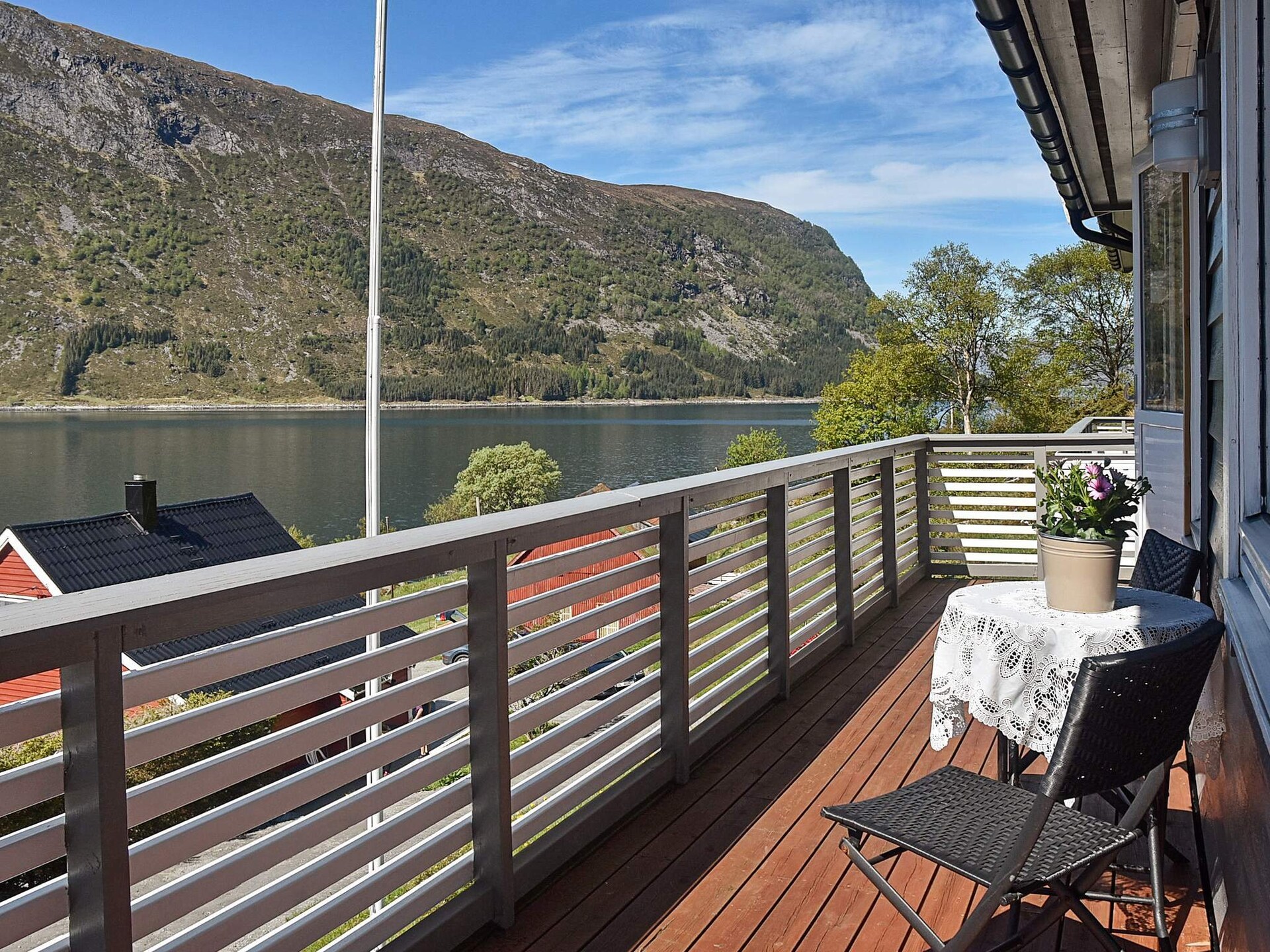 Vakantiehuis met panoramisch uitzicht, houtgestookte hot tub en bootverhuur nabij Selje - foto 7