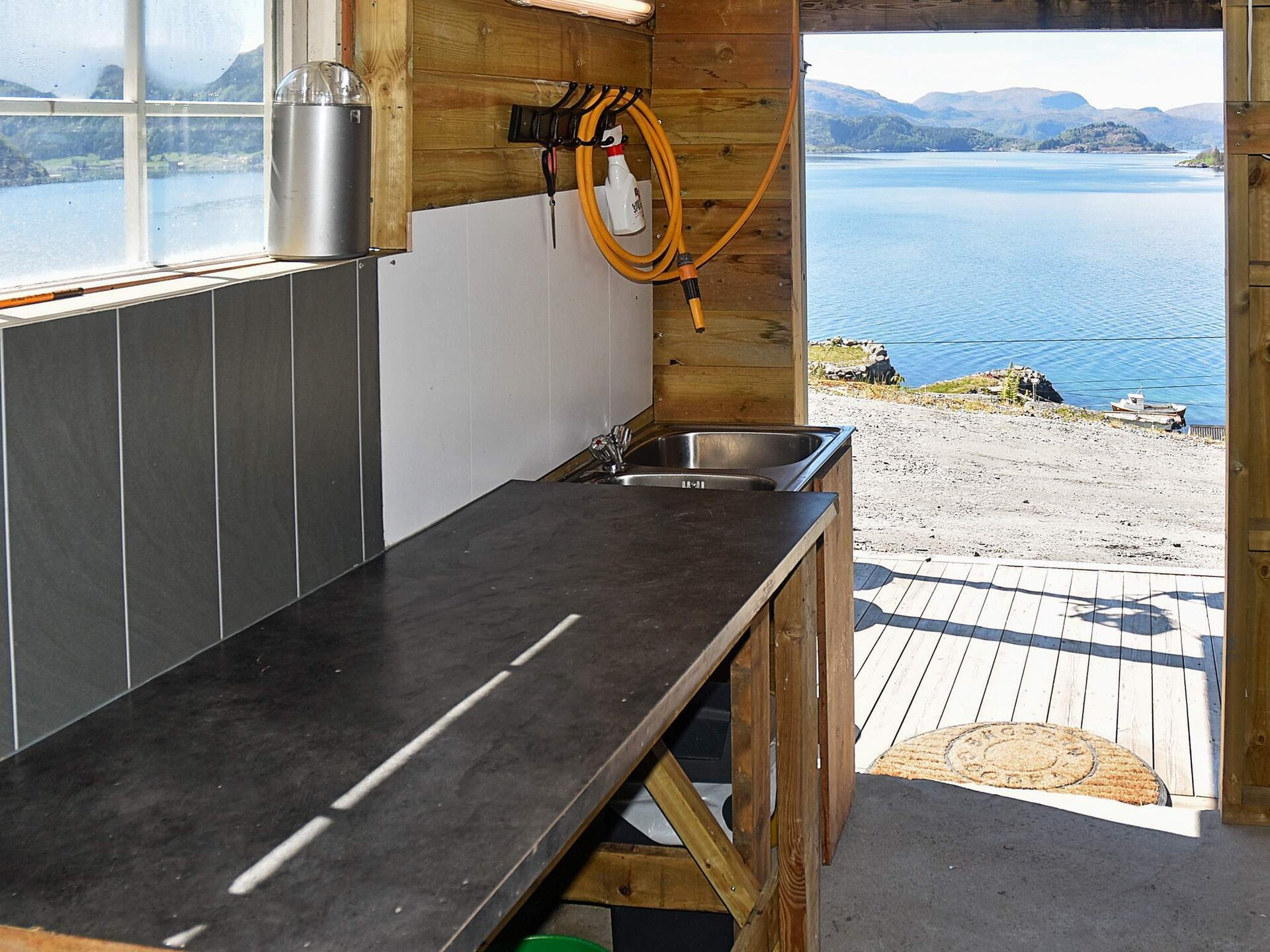 Vakantiehuis met panoramisch uitzicht, houtgestookte hot tub en bootverhuur nabij Selje - foto 26