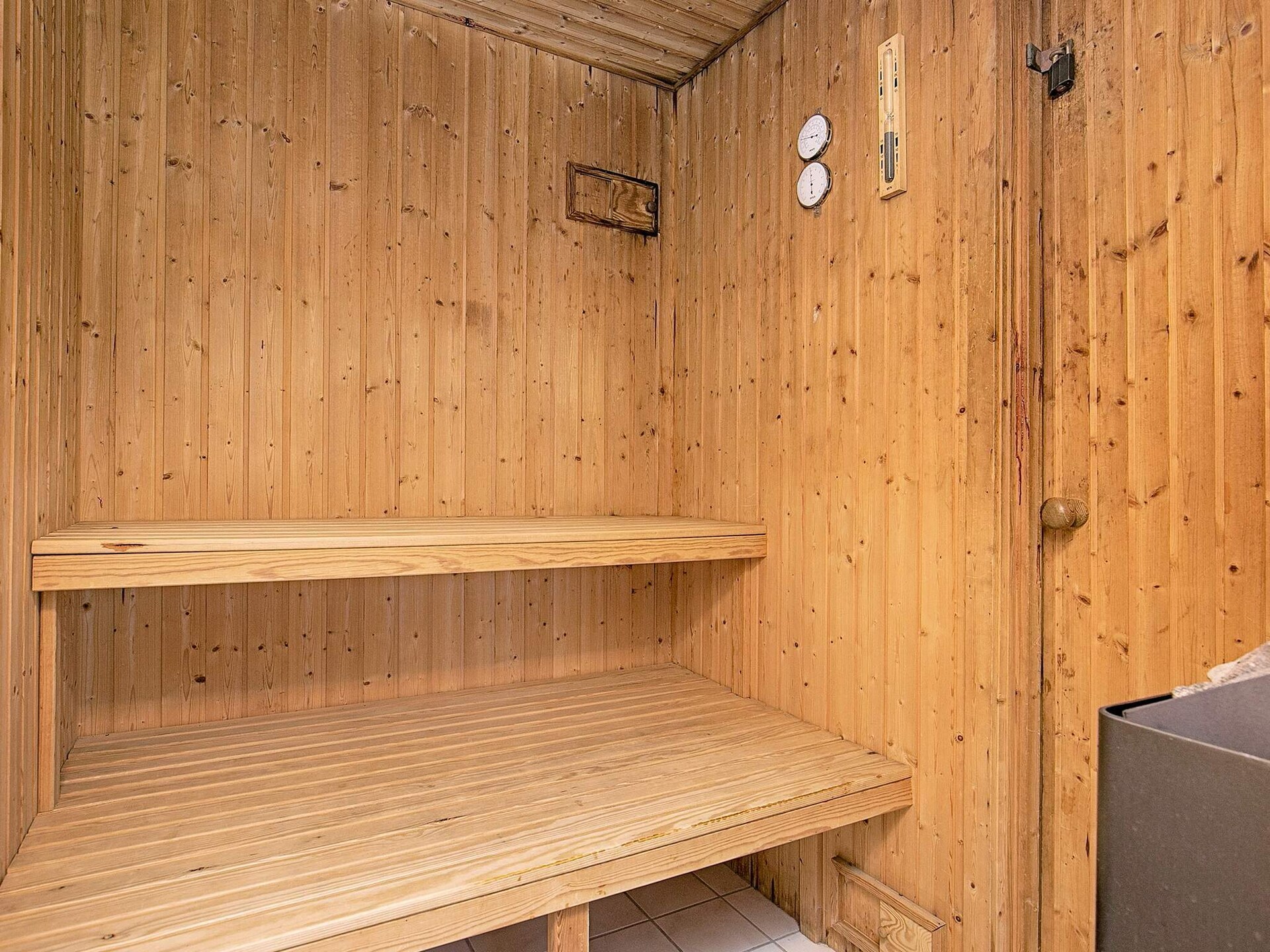 Ruim vakantiehuis met privézwembad, sauna & whirlpool bij Oksbøl - foto 31
