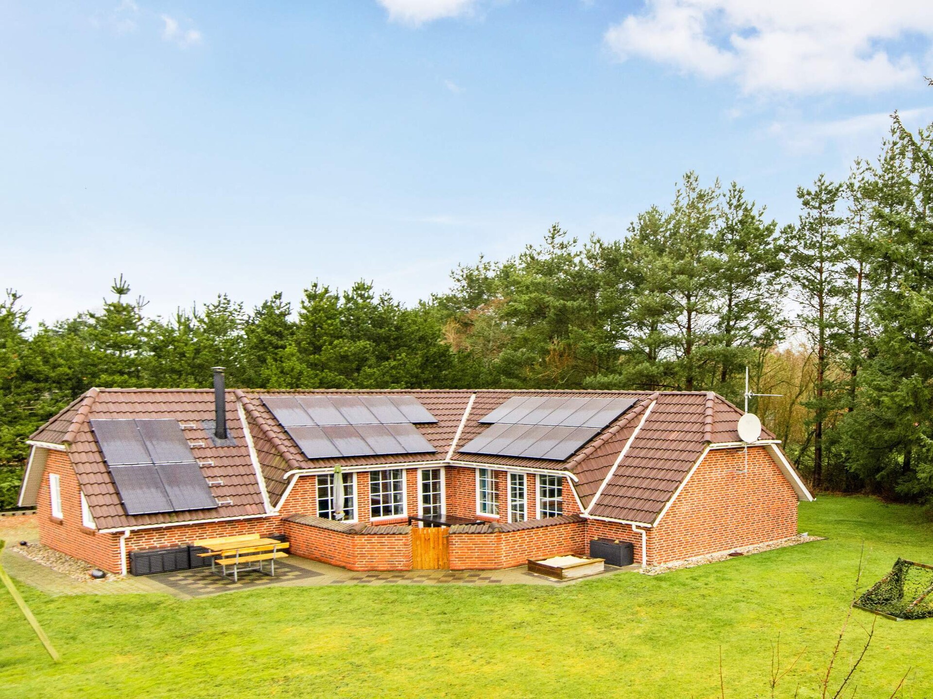 Ruim vakantiehuis met privézwembad, sauna & whirlpool bij Oksbøl - foto 33
