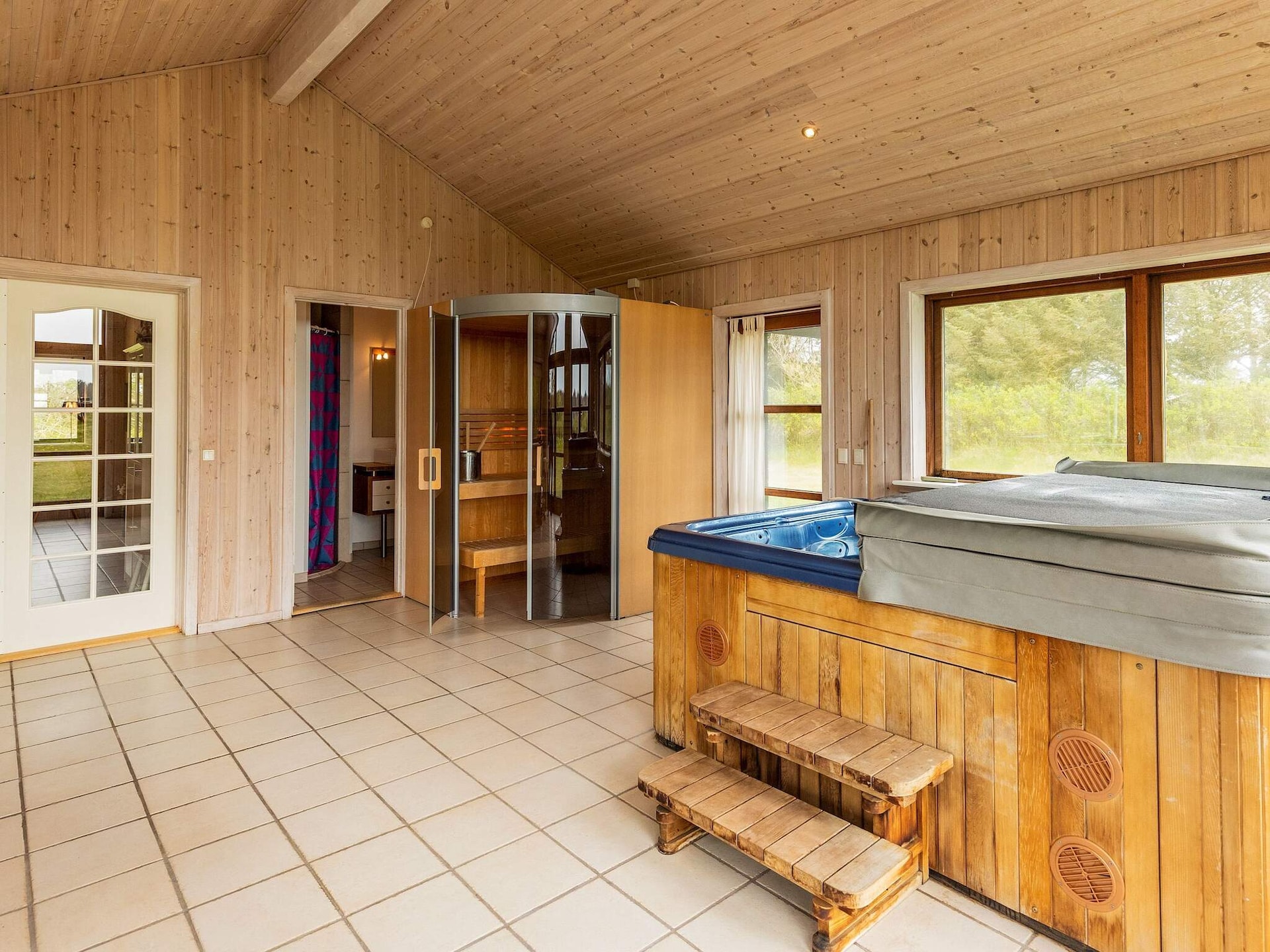 Ruim vakantiehuis bij Løkken met whirlpool, sauna en activiteitenruimte - foto 12