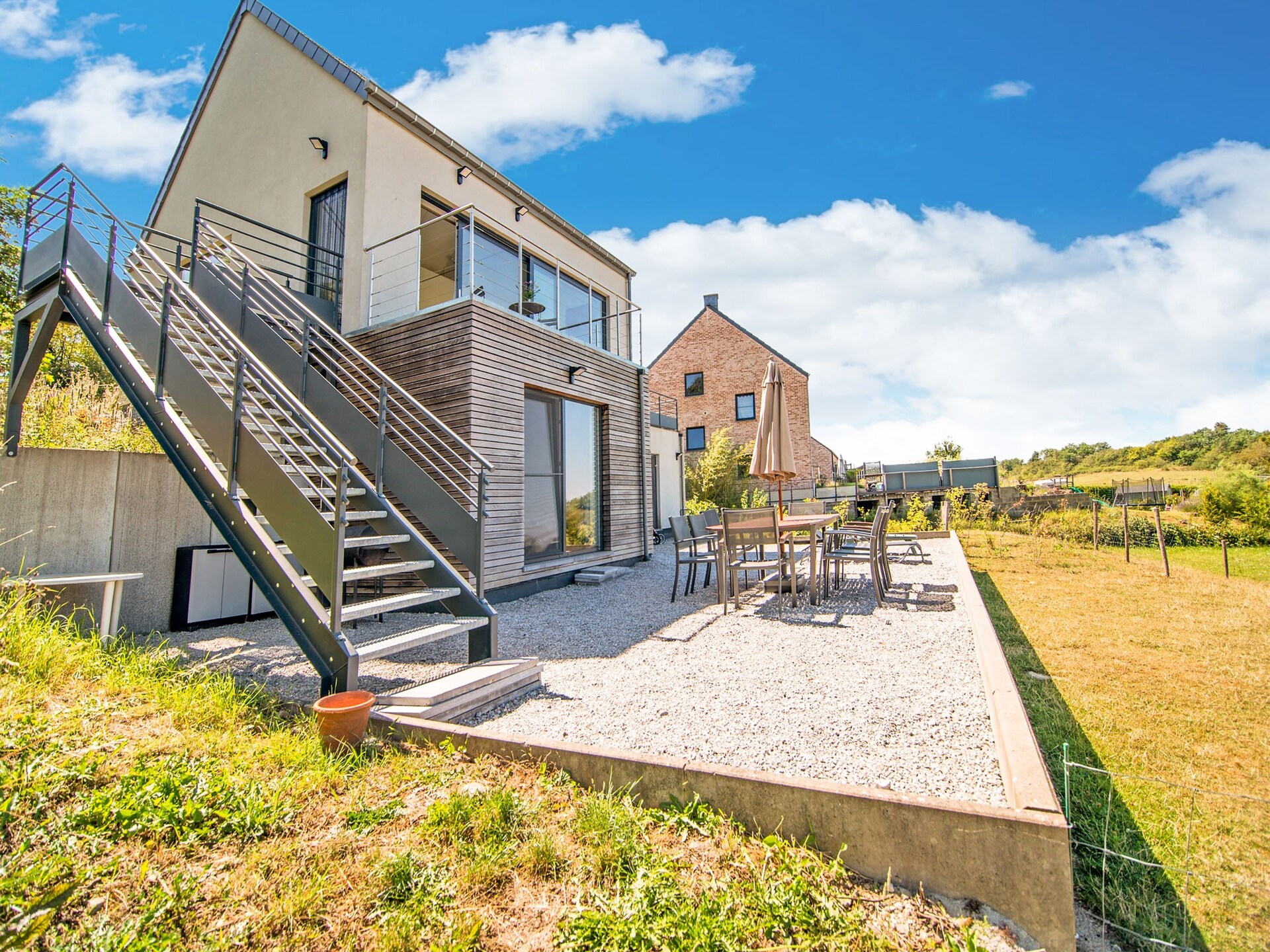 Vrijstaand vakantiehuis met panoramisch uitzicht in de bossen van Viroinval - foto 1