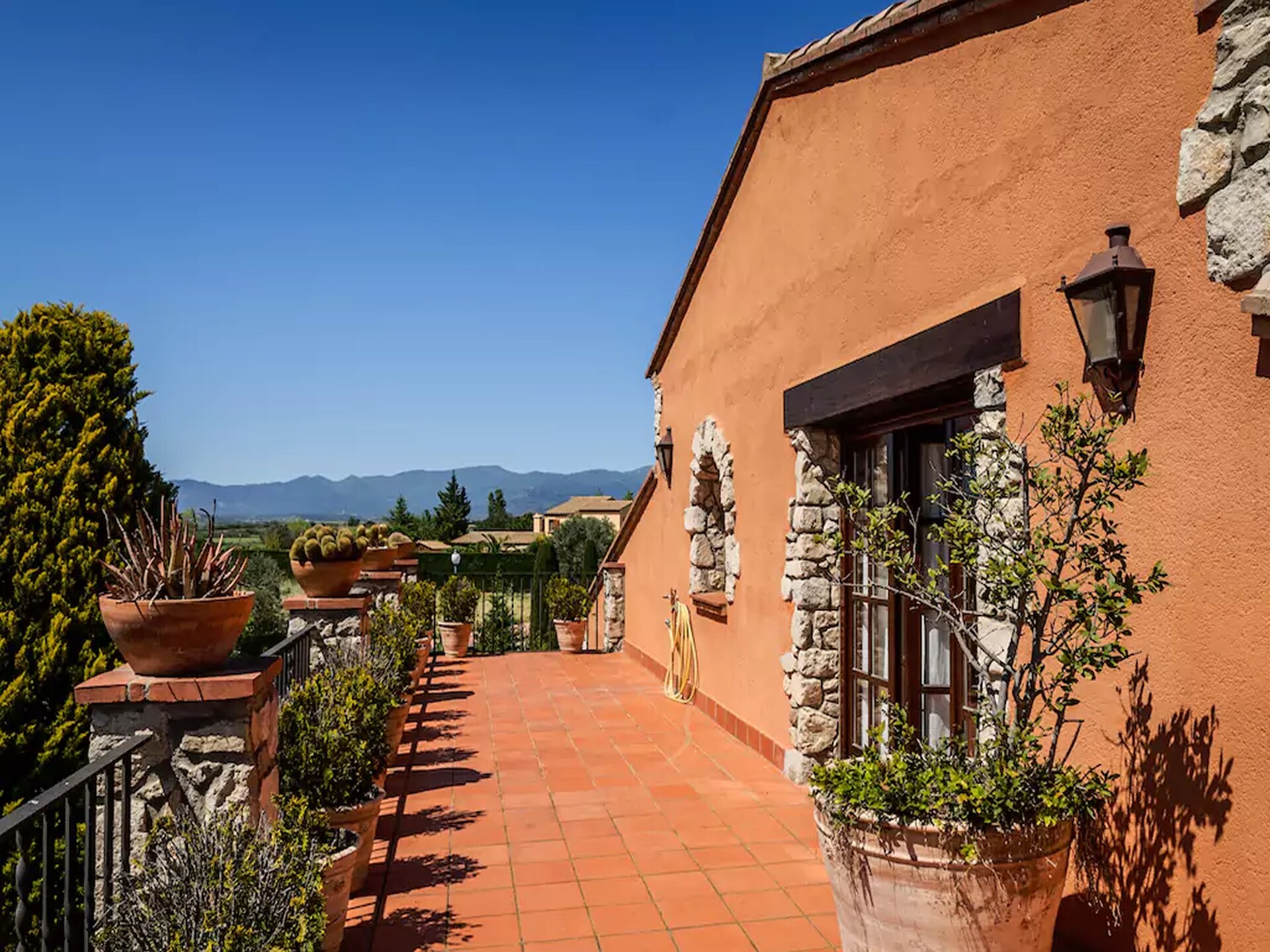 Ruime villa met privézwembad aan golfbaan Peralada - foto 19