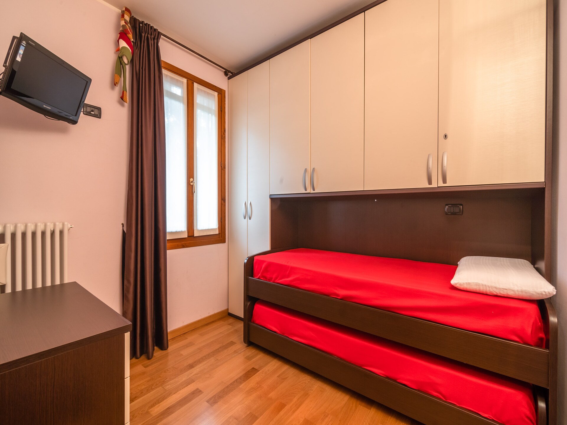 Centraal gelegen ruim appartement in Meina voor 6 personen - foto 16