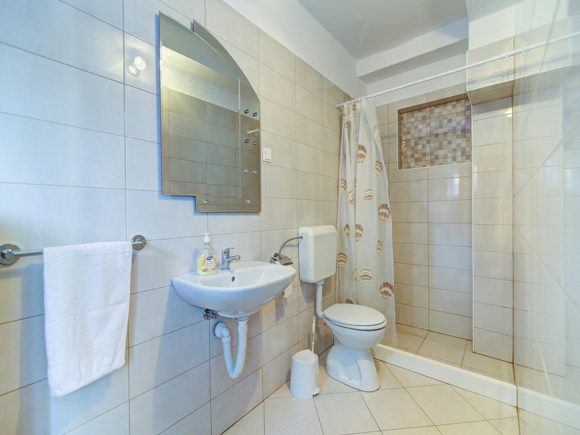 Op 400 m van zee: ruim appartement voor 6 personen in Senj - foto 13