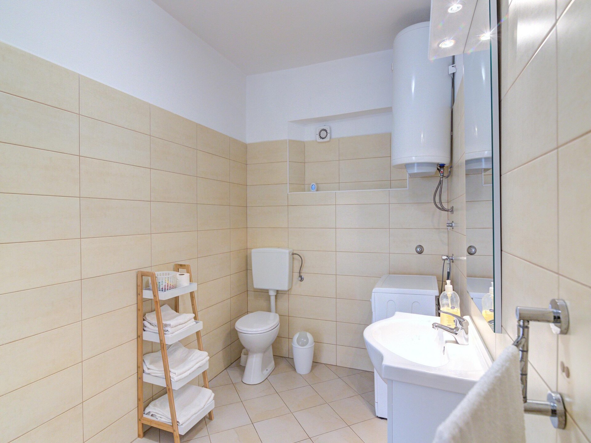 Op 400 m van zee: ruim appartement voor 6 personen in Senj - foto 14
