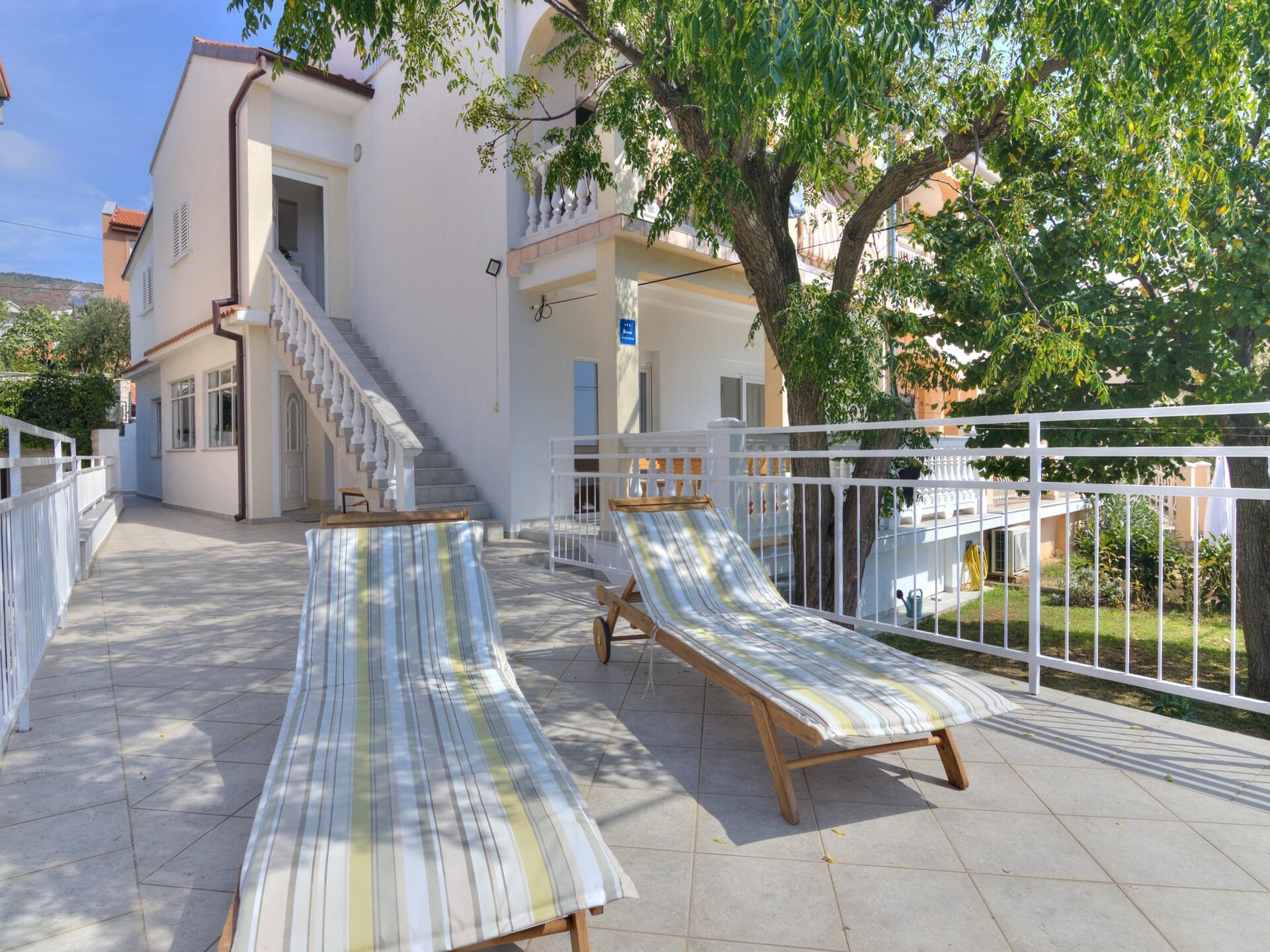 Op 400 m van zee: ruim appartement voor 6 personen in Senj - foto 16