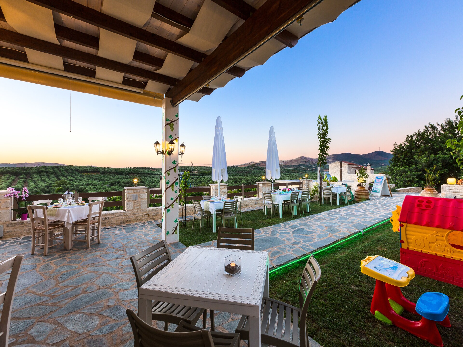 Ruime vrijstaande villa met privézwembad op het Kretenzische platteland bij Panormo - foto 37