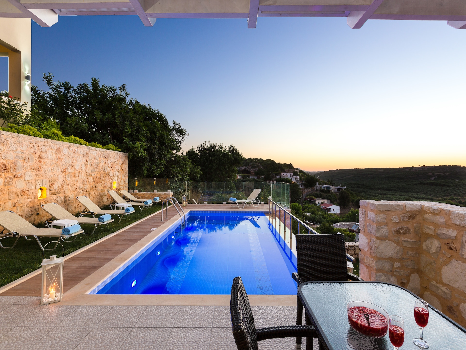 Ruime vrijstaande villa met privézwembad op het Kretenzische platteland bij Panormo - foto 9