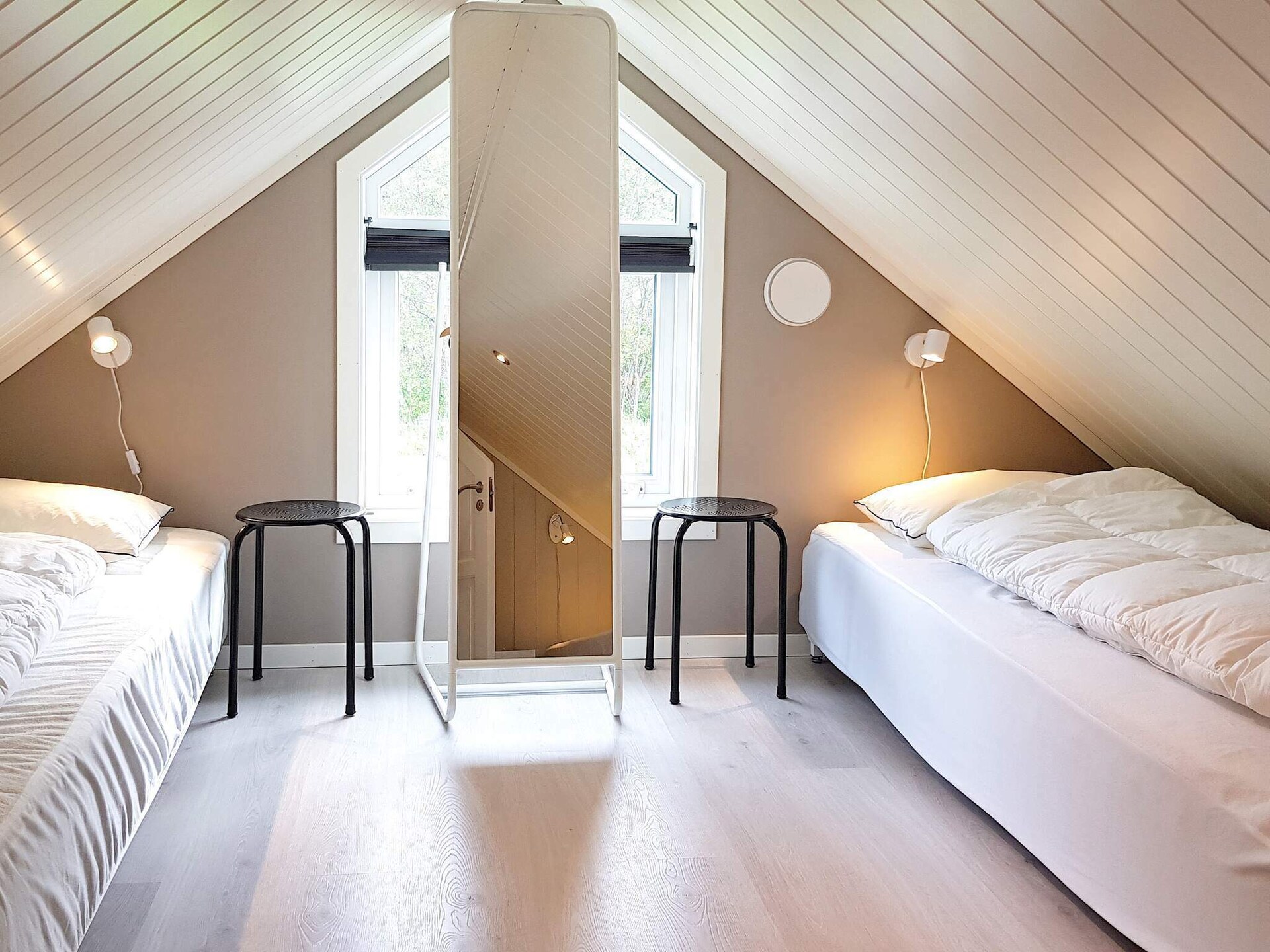 Licht vakantiehuis in Rorbu-stijl direct aan het water bij Brattvåg - foto 23