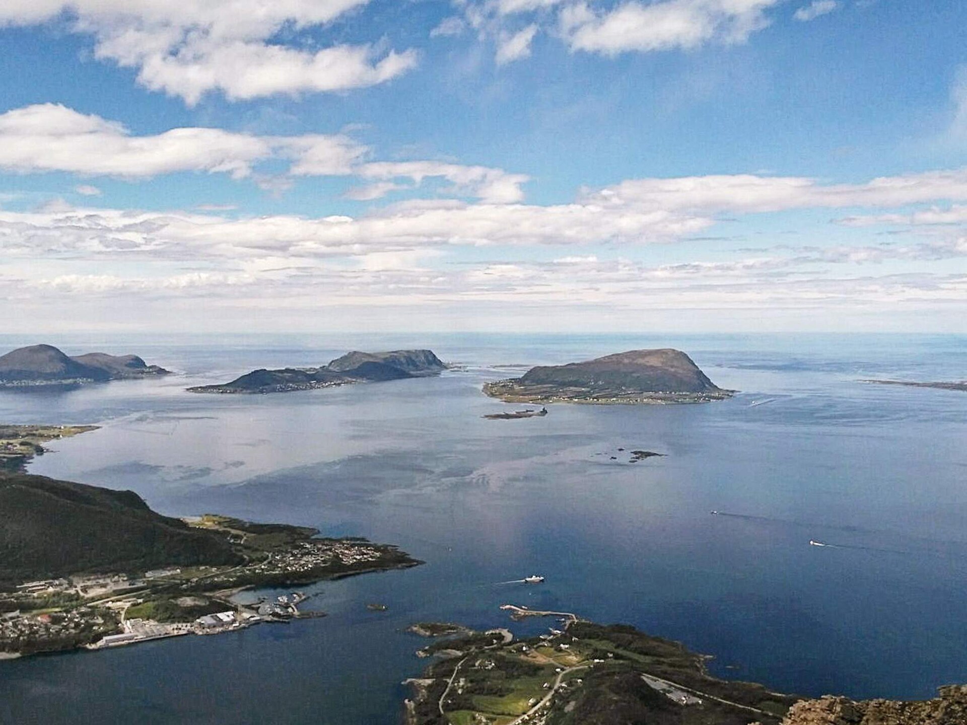 Licht vakantiehuis in Rorbu-stijl direct aan het water bij Brattvåg - foto 31