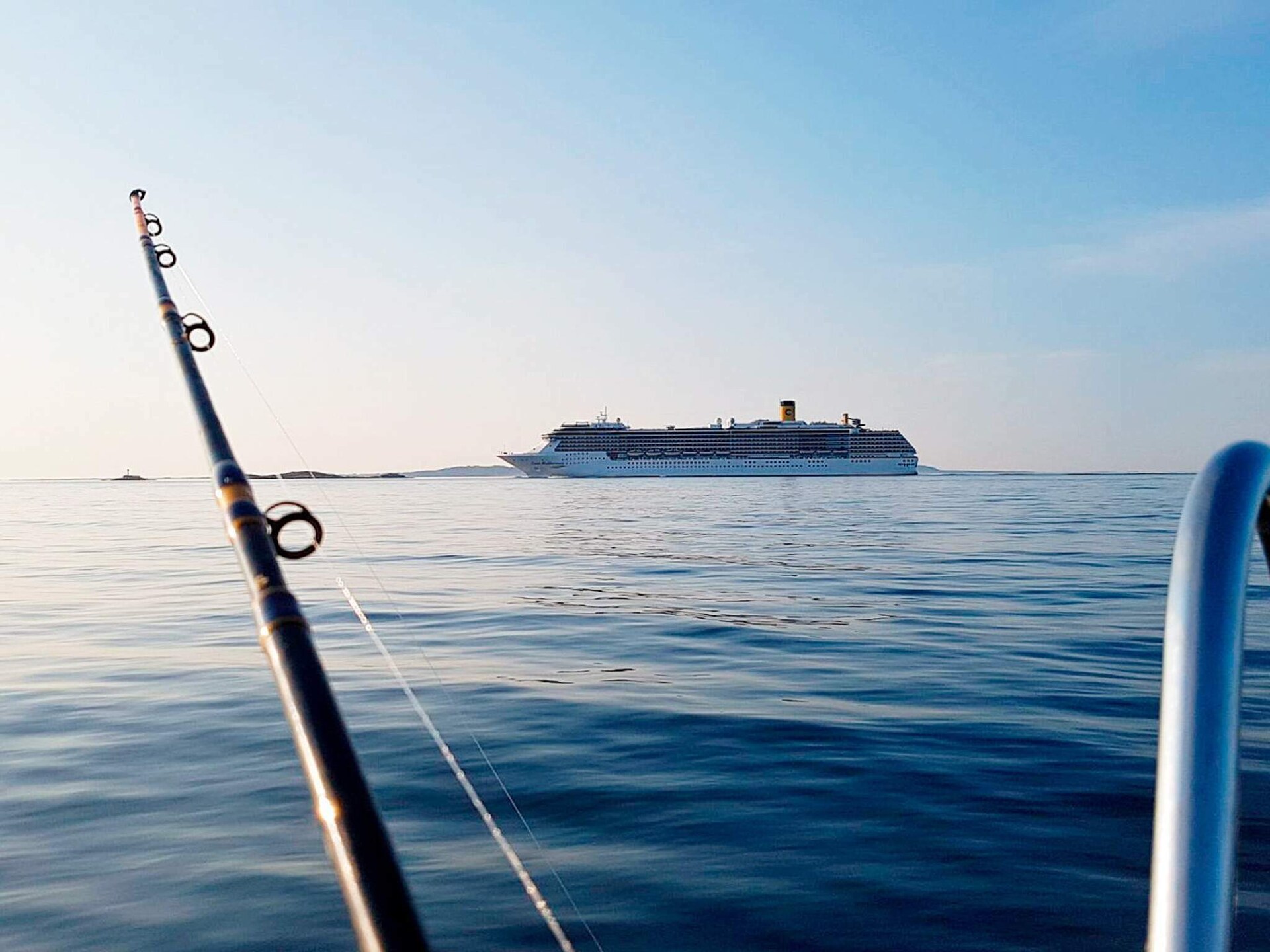 Licht vakantiehuis in Rorbu-stijl direct aan het water bij Brattvåg - foto 32