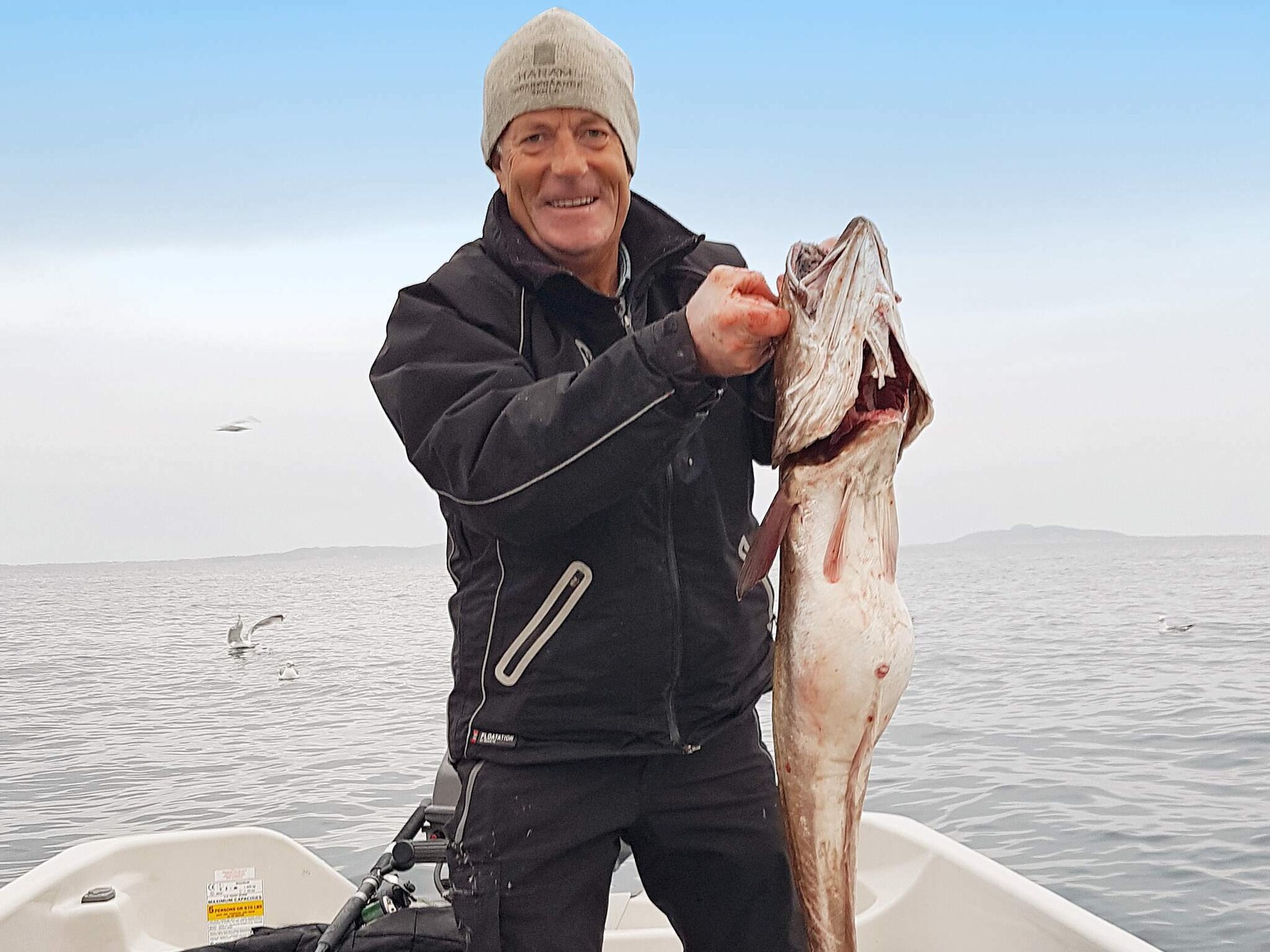 Licht vakantiehuis in Rorbu-stijl direct aan het water bij Brattvåg - foto 35