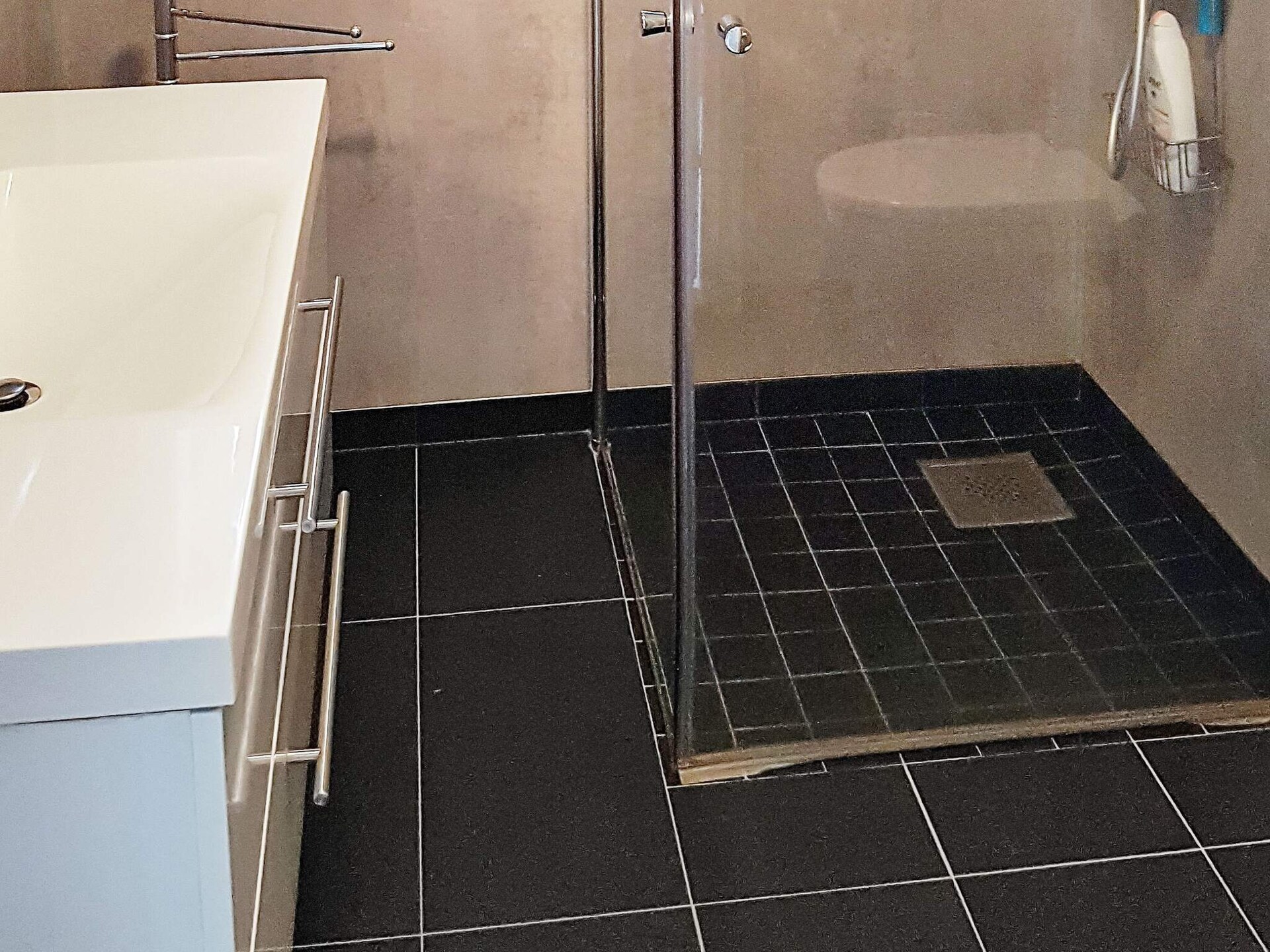 Licht vakantiehuis in Rorbu-stijl direct aan het water bij Brattvåg - foto 15