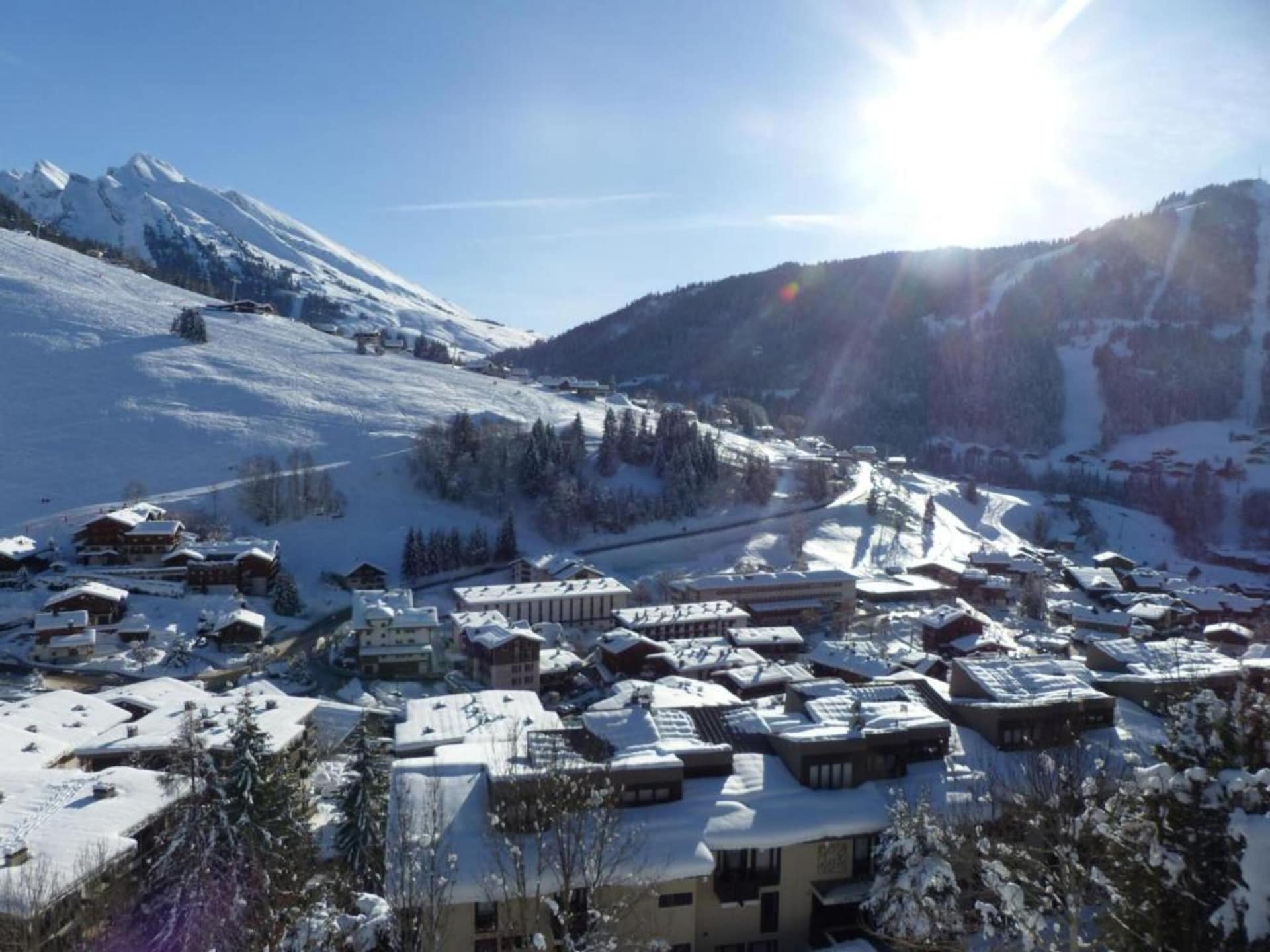 Luxe appartement in La Clusaz met zwembad en spa - foto 27
