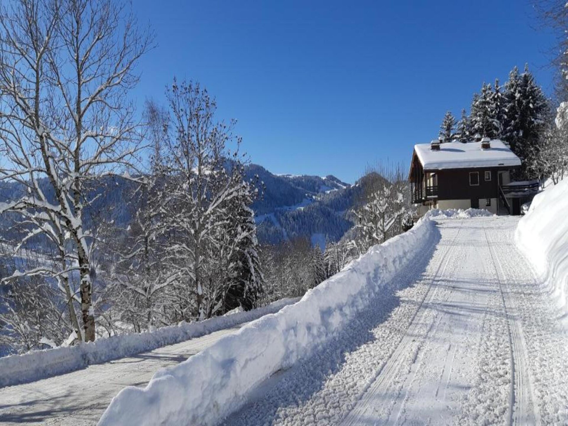 Luxe appartement in La Clusaz met zwembad en spa - foto 28