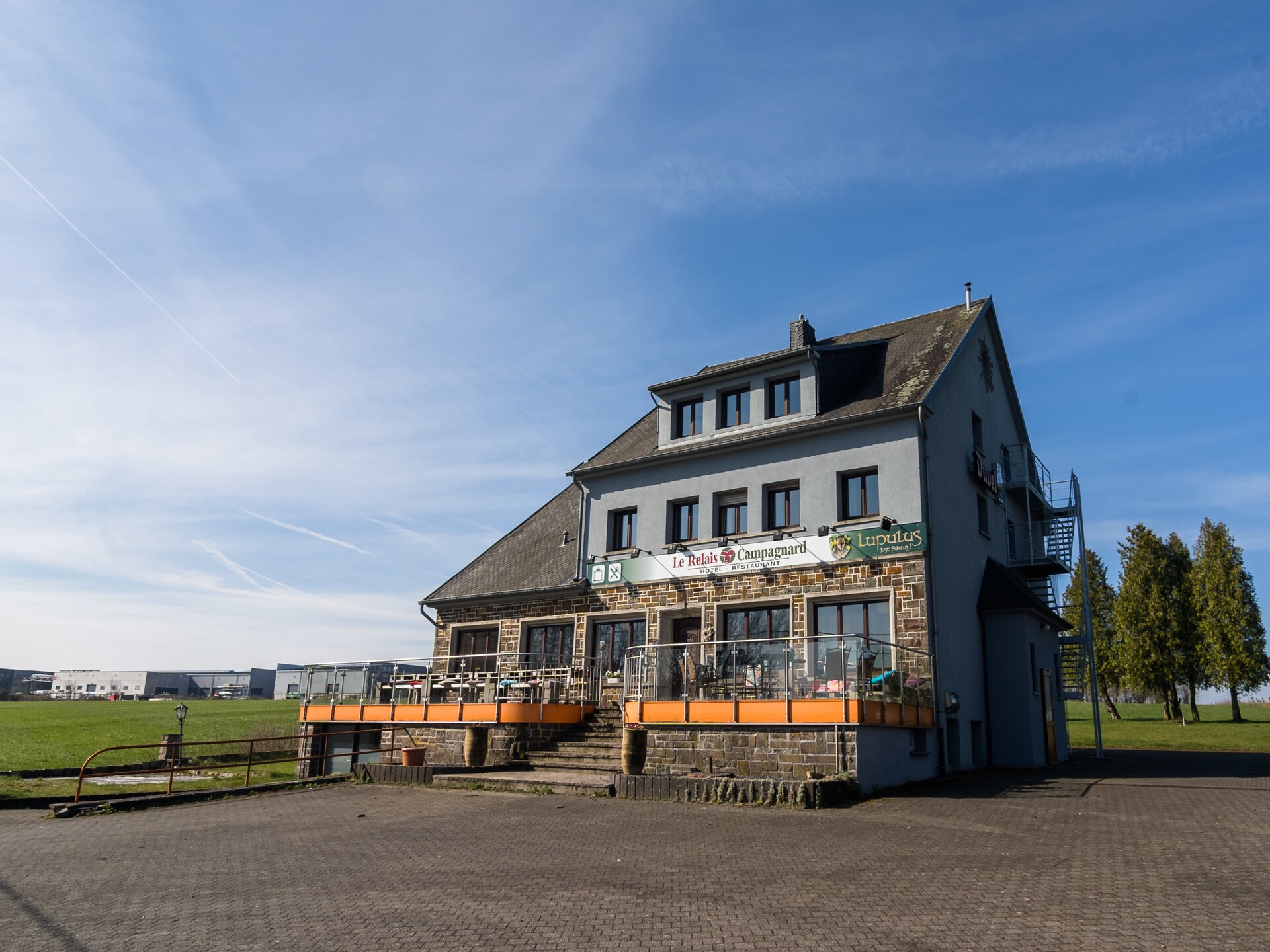 Groots vakantiehuis voor 33 personen met bar en tuin aan de golfbaan in Gouvy - foto 1