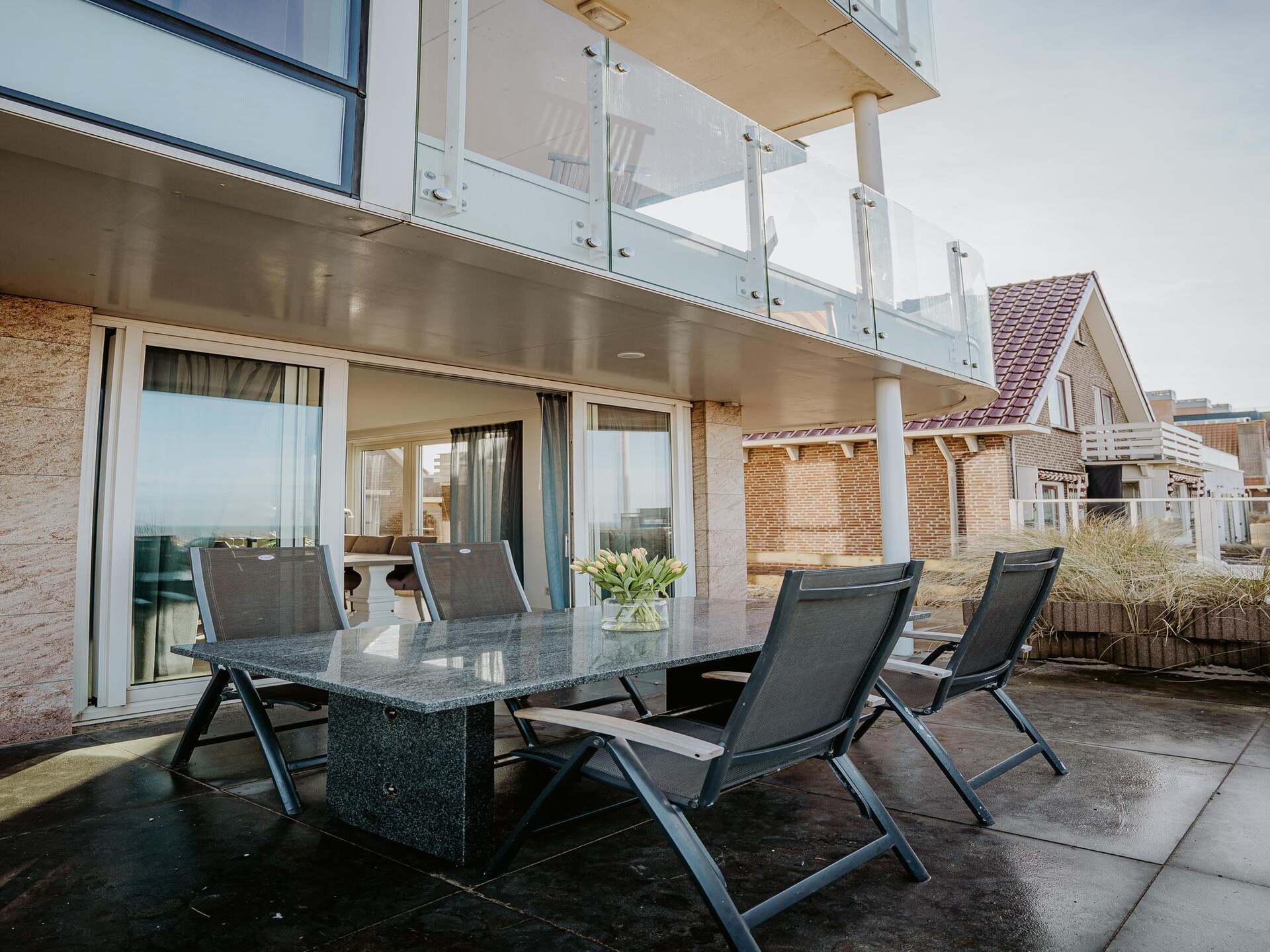 De ZeeParel Red Lobster: Panoramisch zeezicht in Egmond aan Zee - foto 5