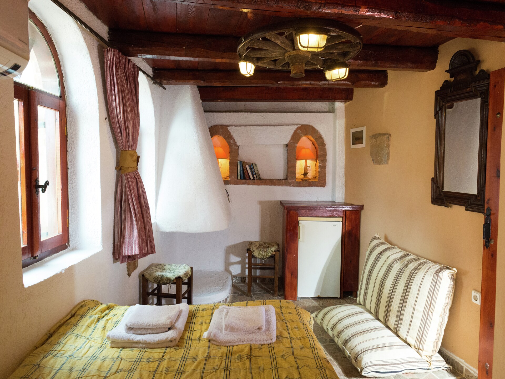 House of Monastery: Authentiek kloosterappartement met zeezicht bij Elounda - foto 4