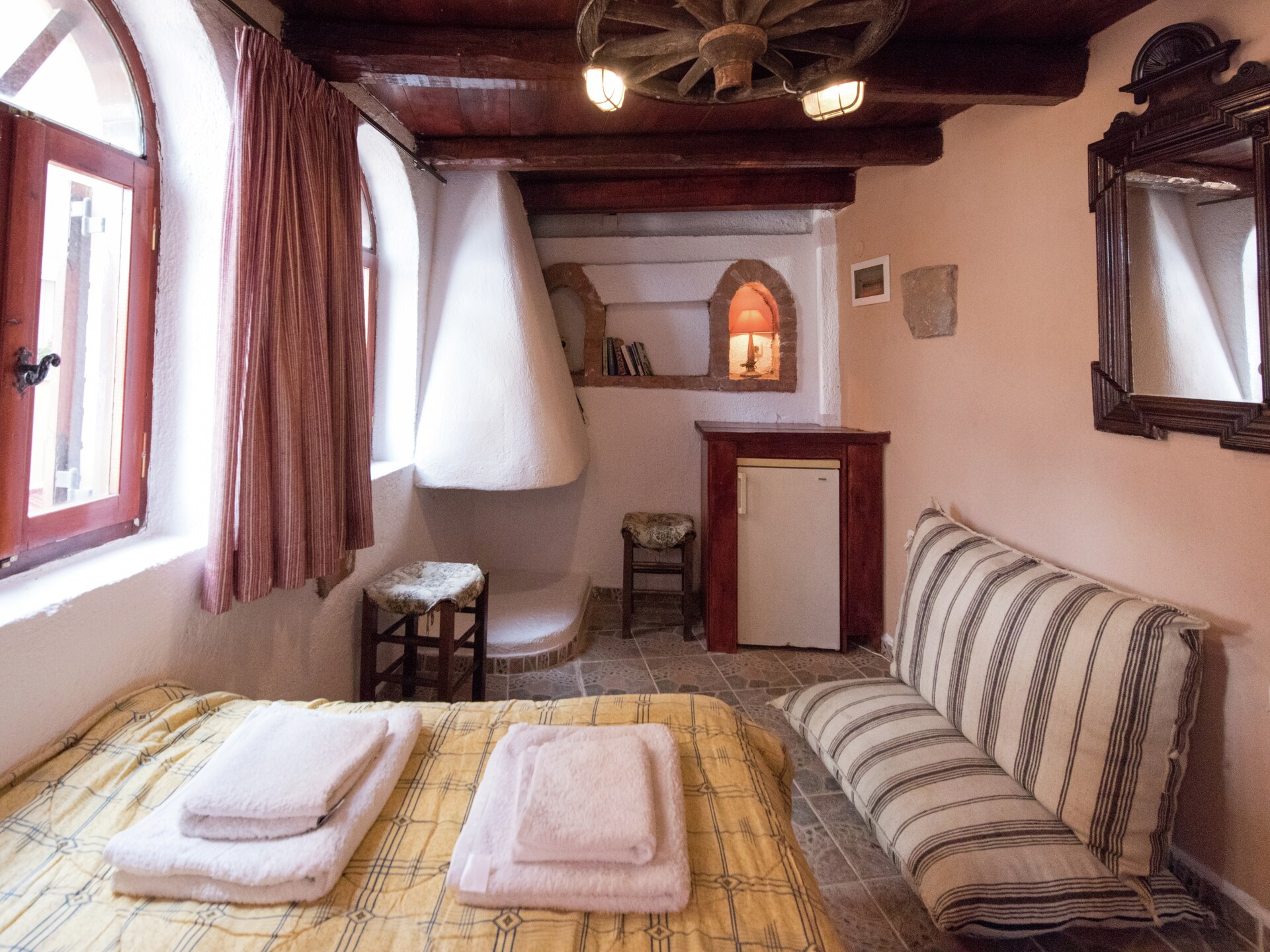 House of Monastery: Authentiek kloosterappartement met zeezicht bij Elounda - foto 16