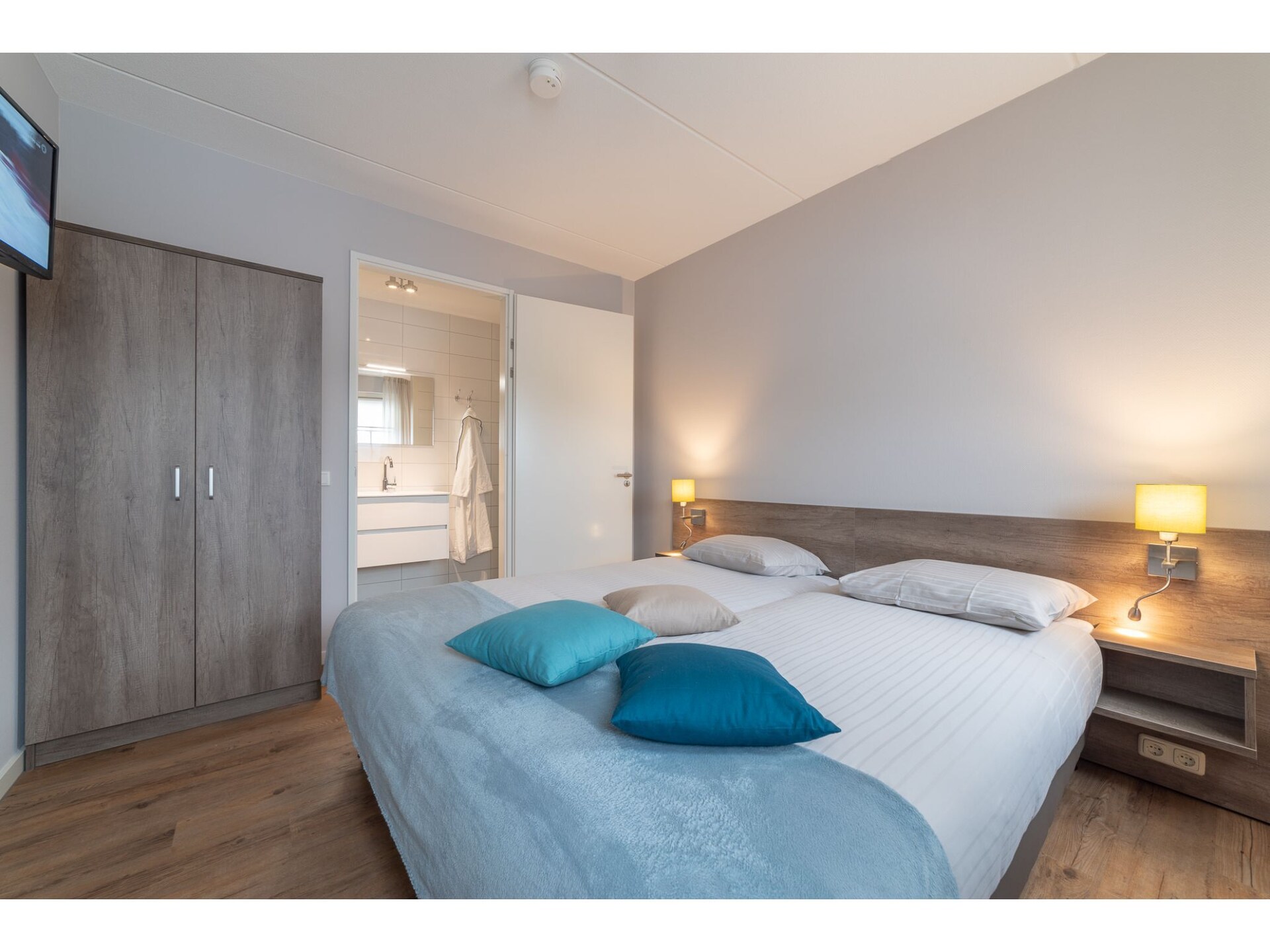 Zeeuwse Pracht: luxe villa met sauna, bubbelbad en hond welkom - foto 21
