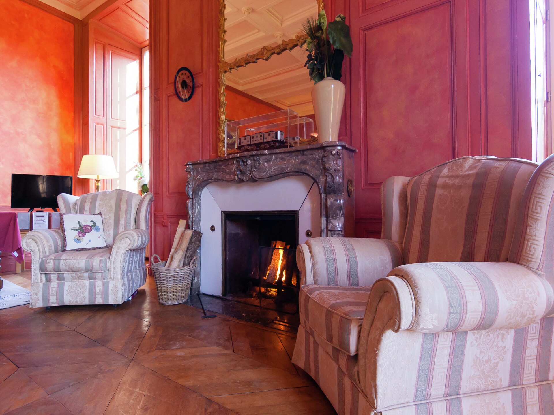 Romantisch verblijf in de Chambre Rouge van een kasteel nabij Chalais - foto 4