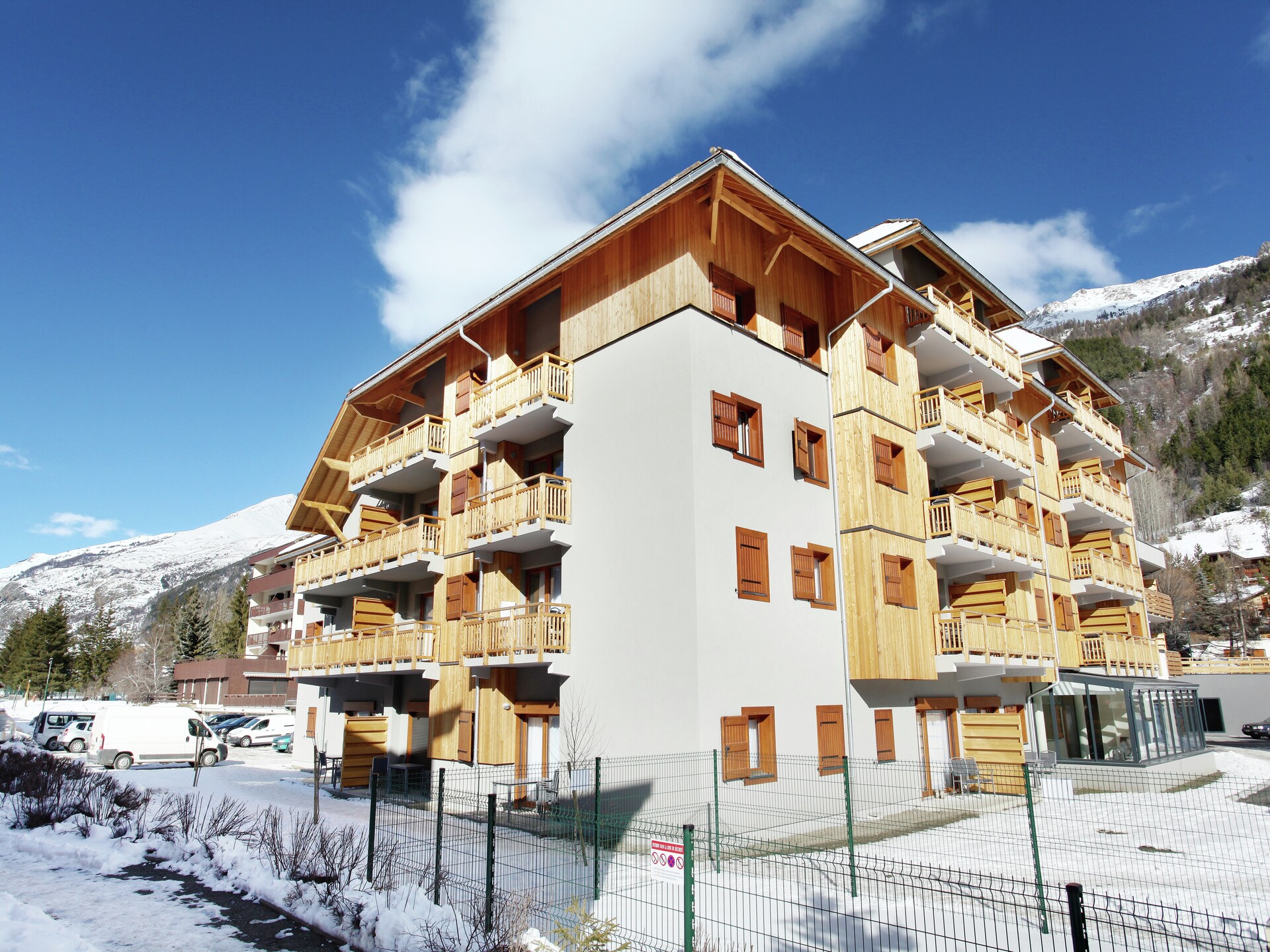 Stijlvol appartement in La Salle les Alpes met zwembad, hondvriendelijk - foto 1