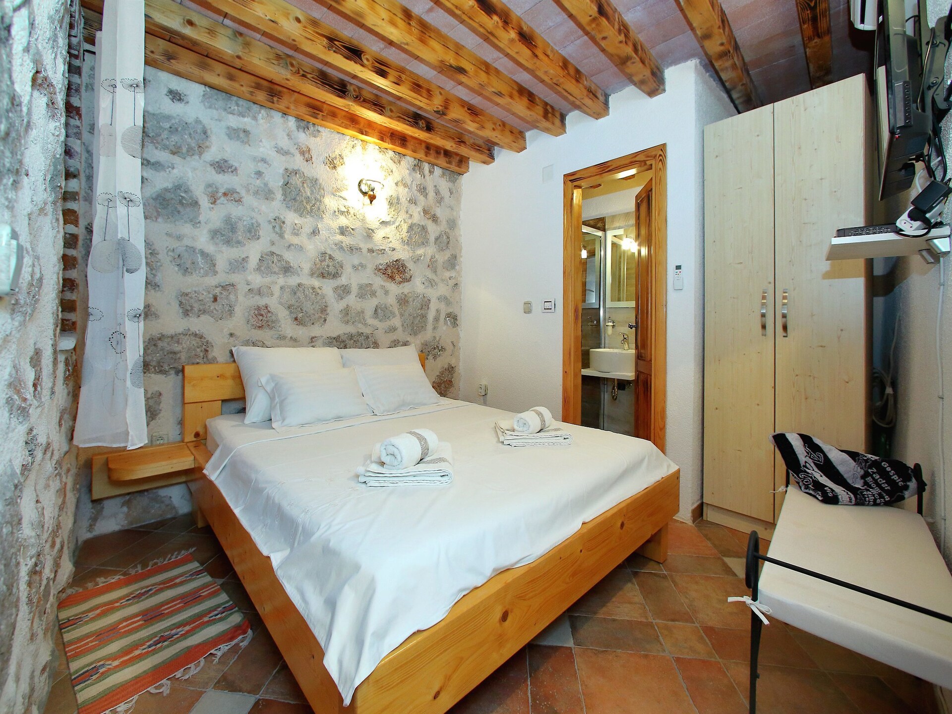 Vrijstaande villa met privézwembad en sauna bij Paklenica - foto 15