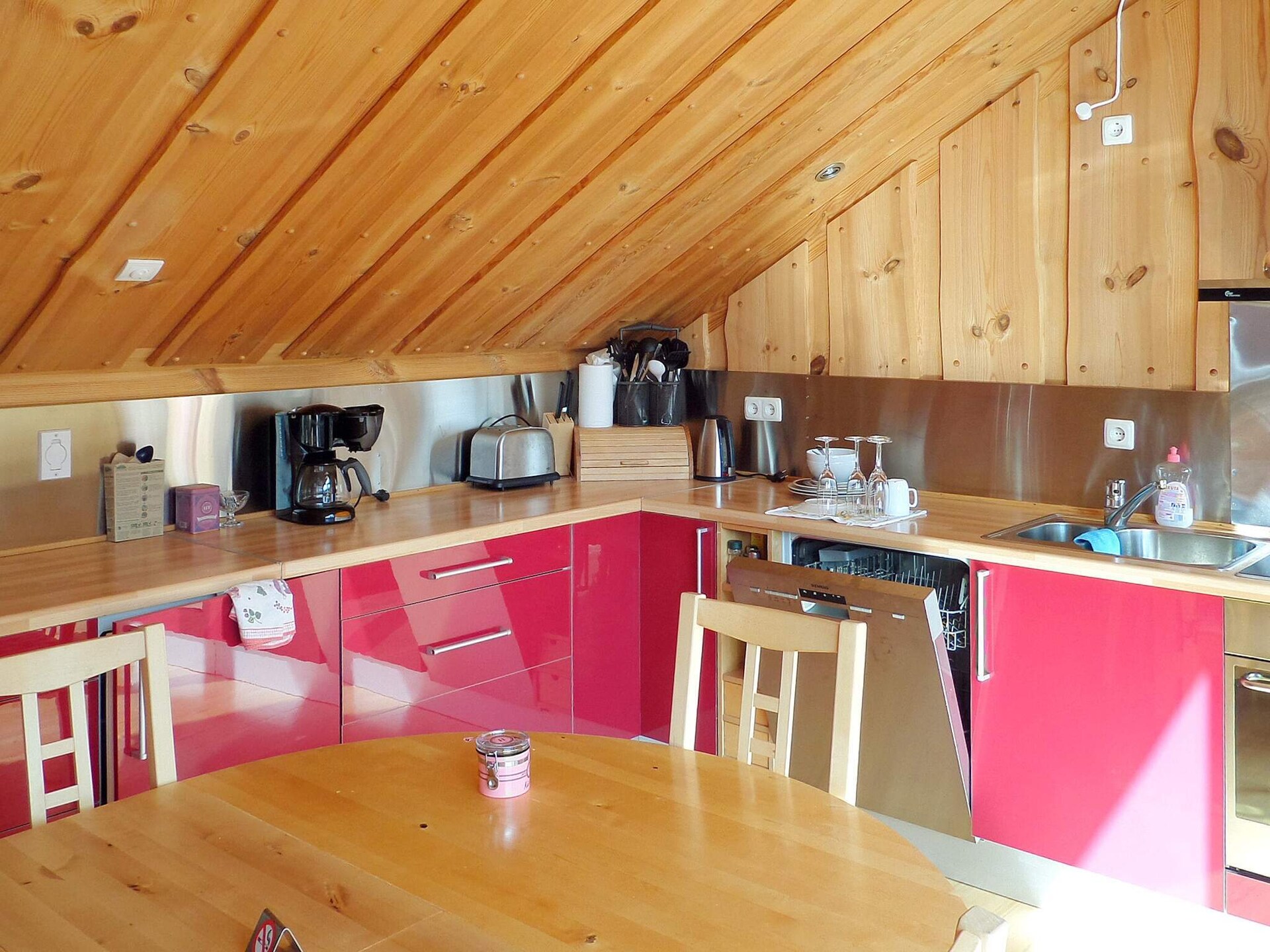 In het centrum van Eidsvåg: Ruim appartement direct aan de fjord - foto 24