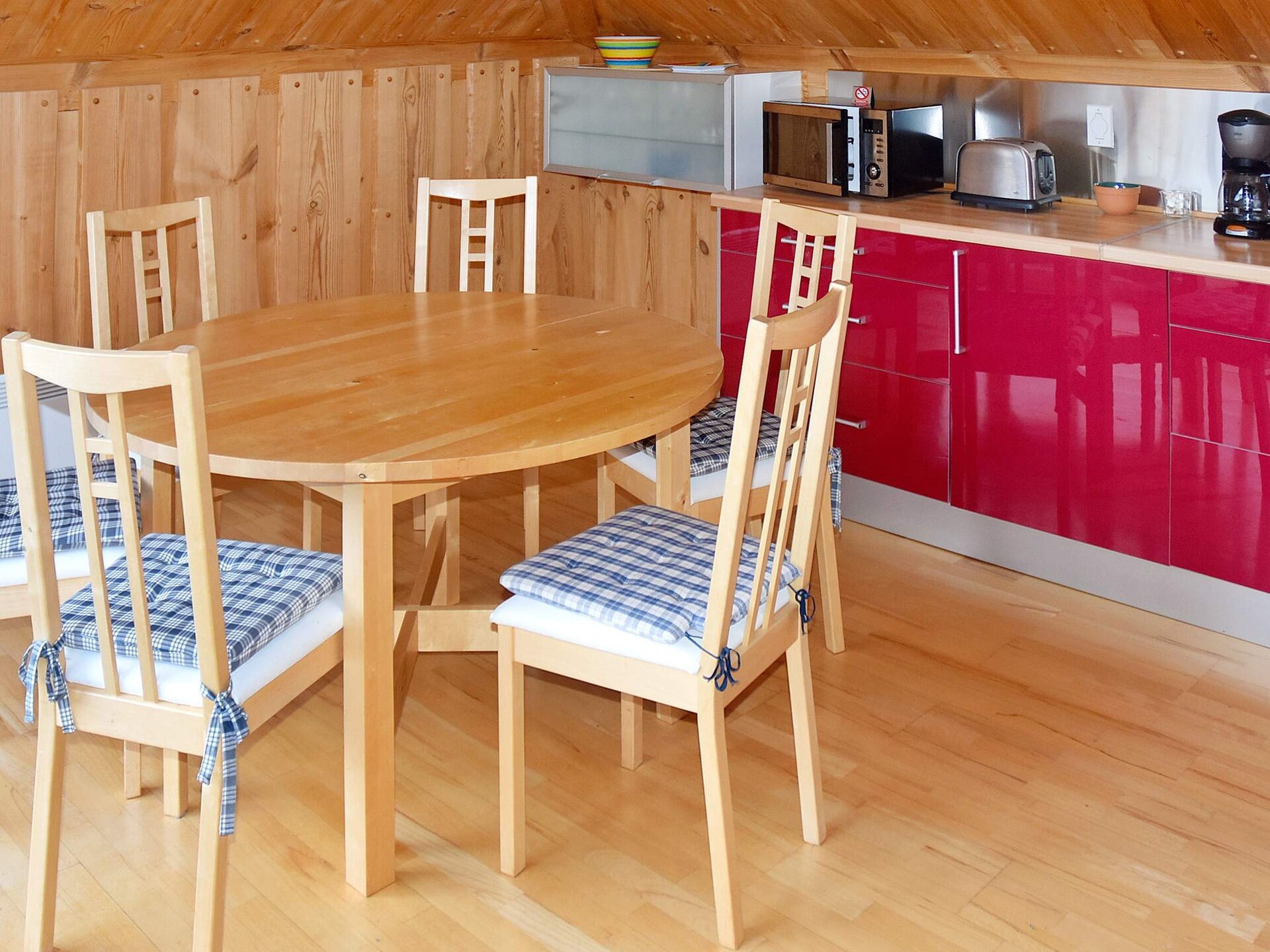 In het centrum van Eidsvåg: Ruim appartement direct aan de fjord - foto 26