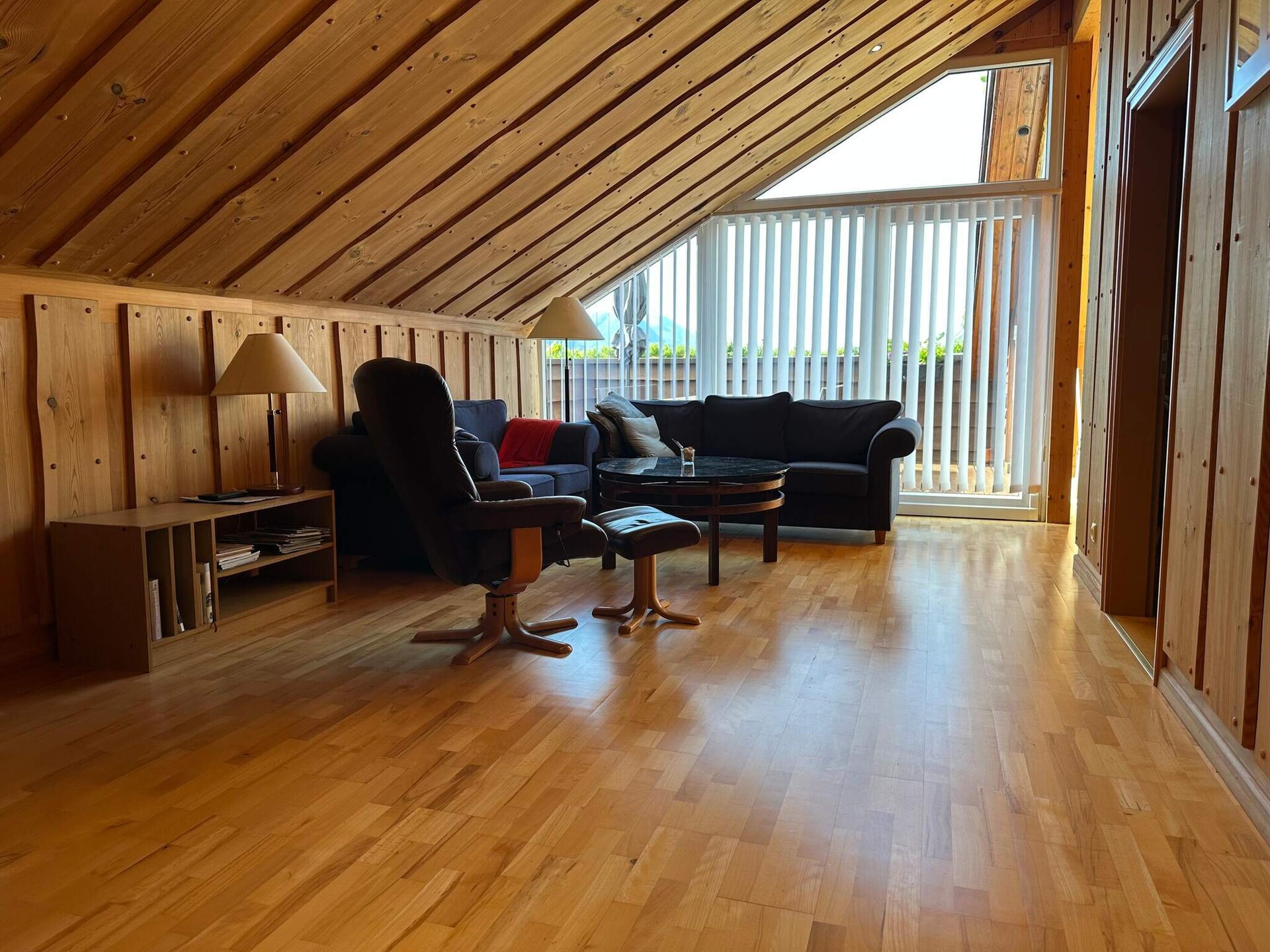 In het centrum van Eidsvåg: Ruim appartement direct aan de fjord - foto 31