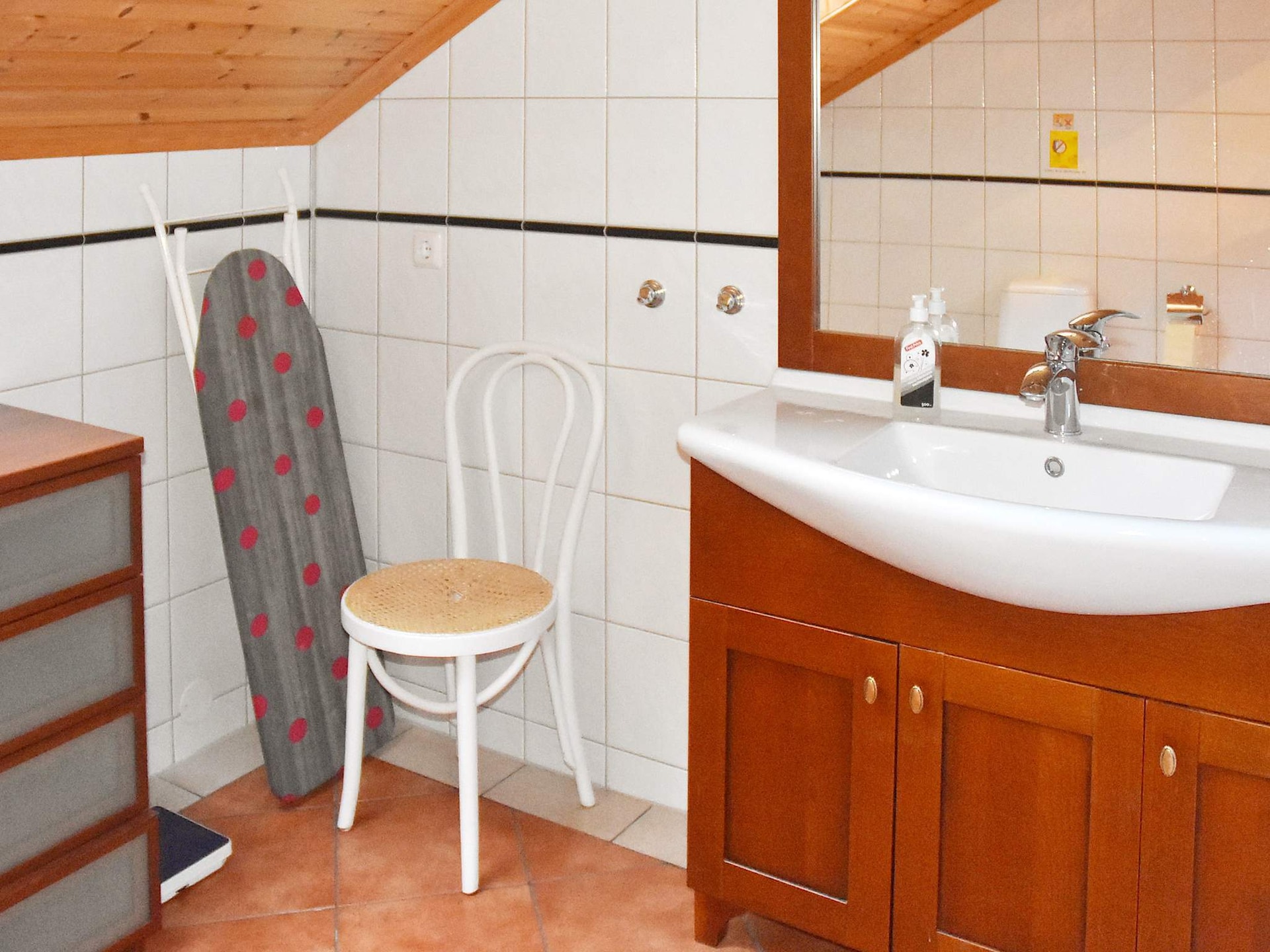 In het centrum van Eidsvåg: Ruim appartement direct aan de fjord - foto 32