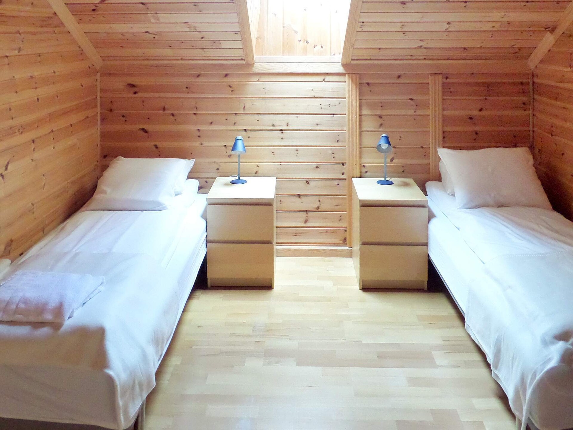In het centrum van Eidsvåg: Ruim appartement direct aan de fjord - foto 41