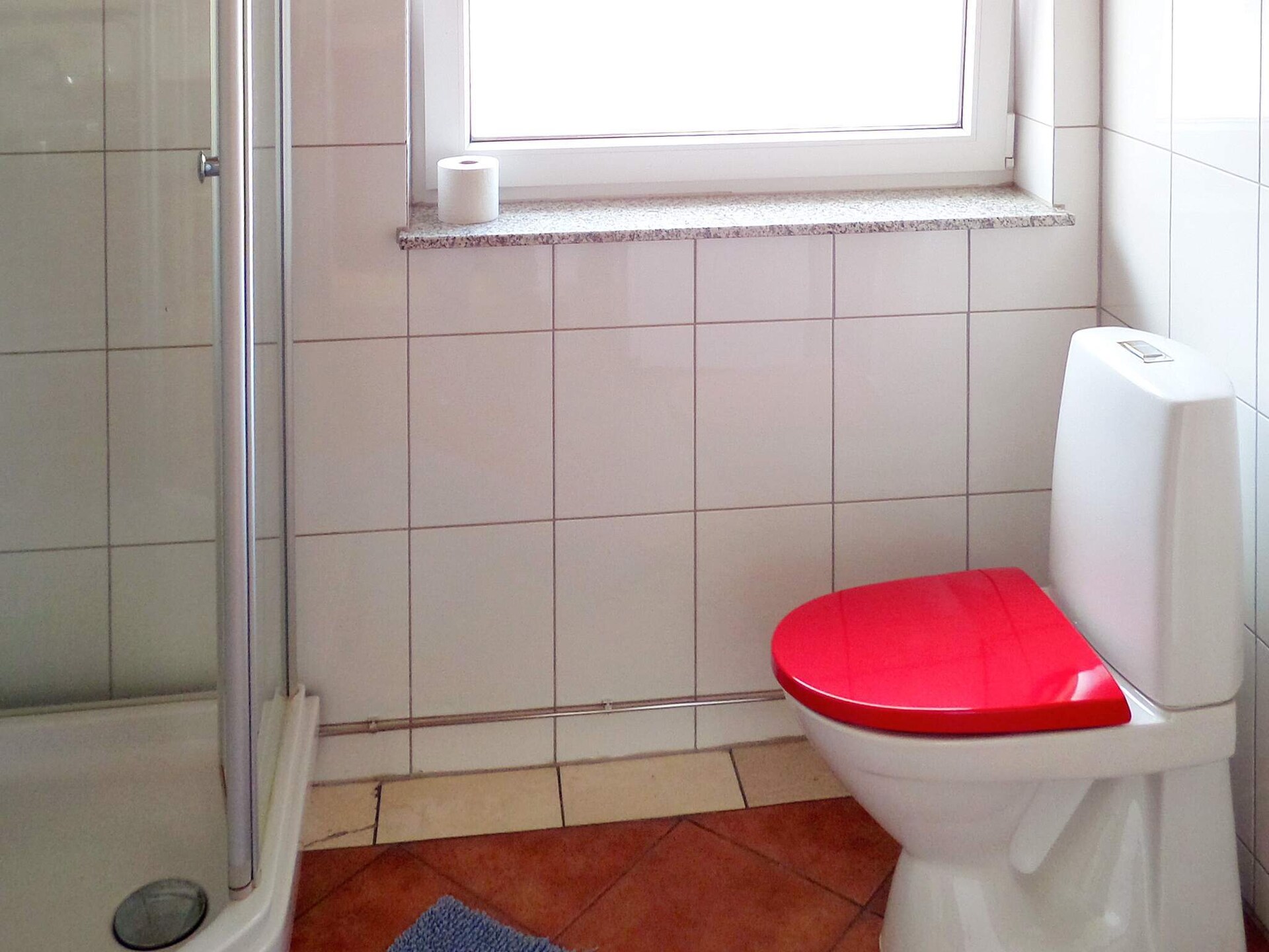 In het centrum van Eidsvåg: Ruim appartement direct aan de fjord - foto 44