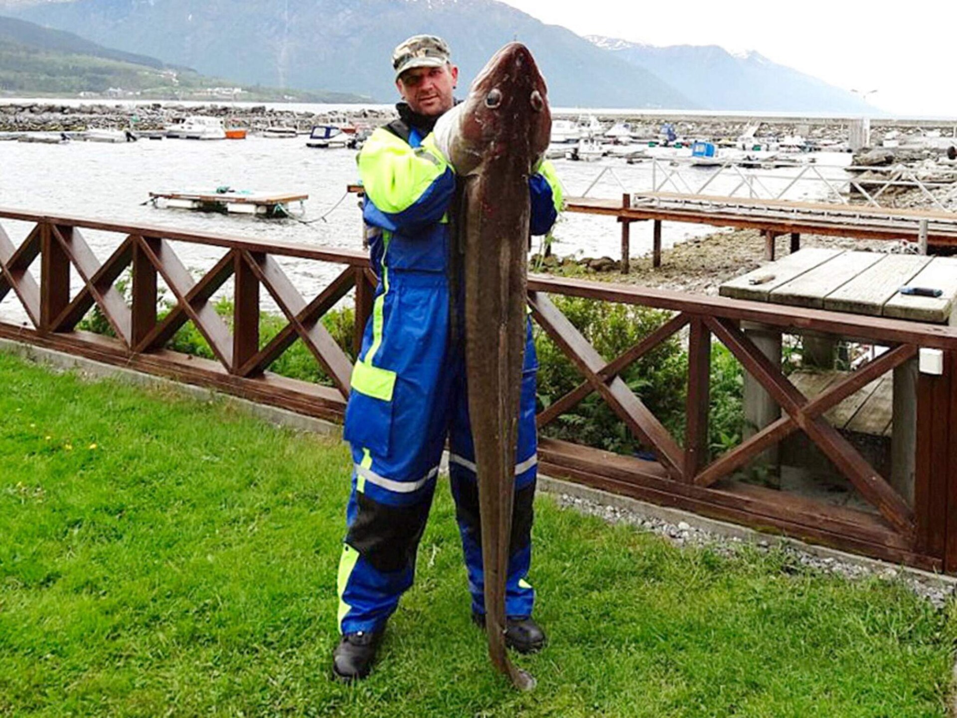 In het centrum van Eidsvåg: Ruim appartement direct aan de fjord - foto 53
