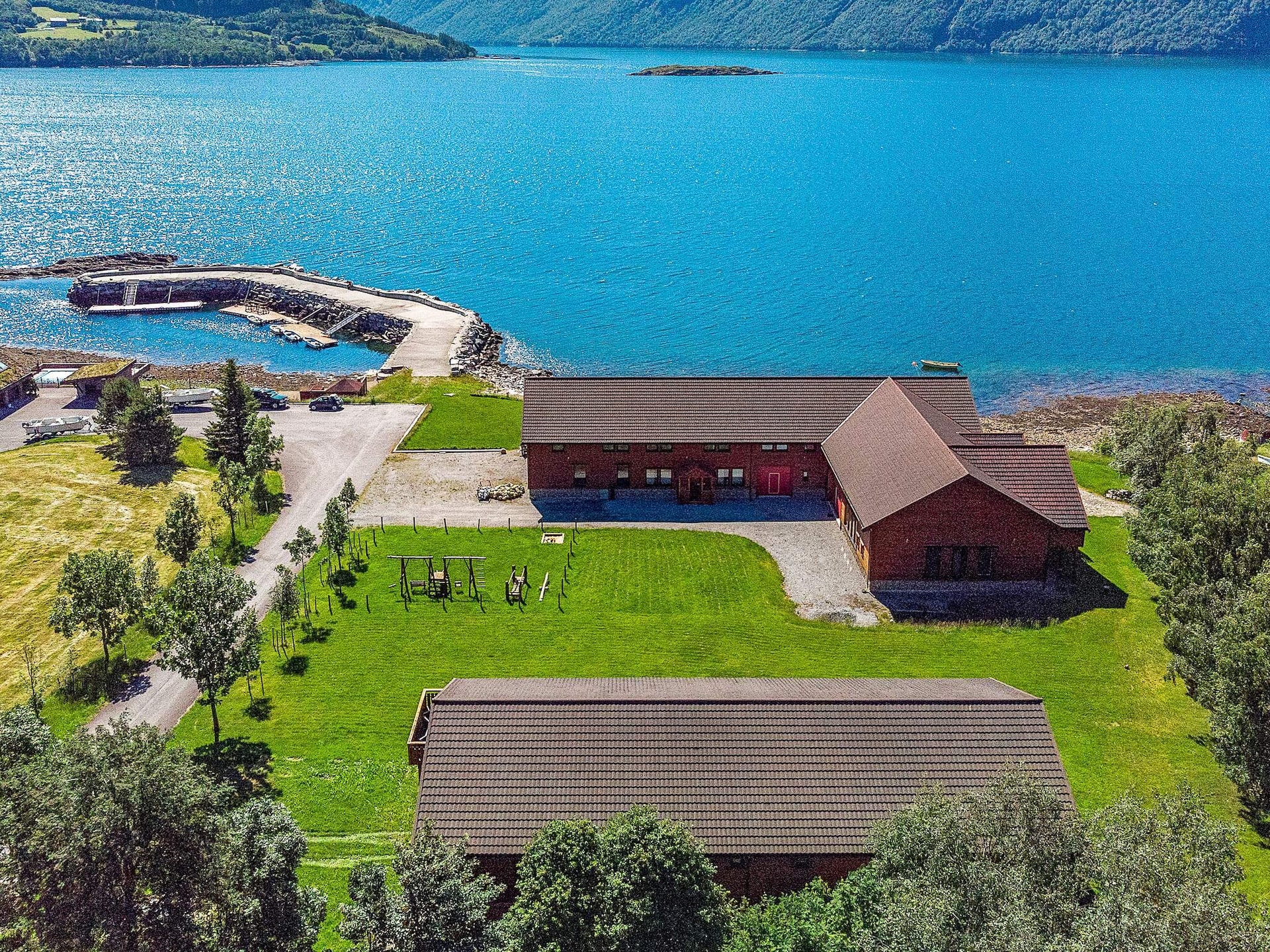 Appartement met fjordzicht, zwembad en vismogelijkheden in Eidsvåg - foto 7